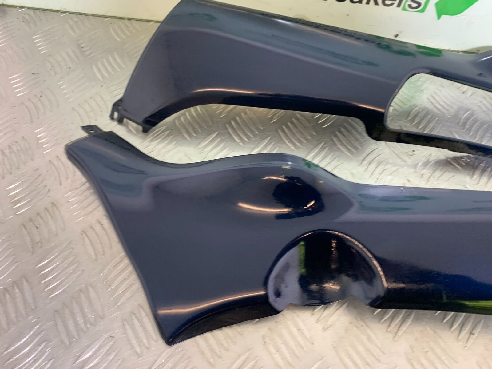 PIAGGIO X EVO 400 LEFT AND RIGHT LOWER PANELS YEAR 2007-2011 (CMB1069)