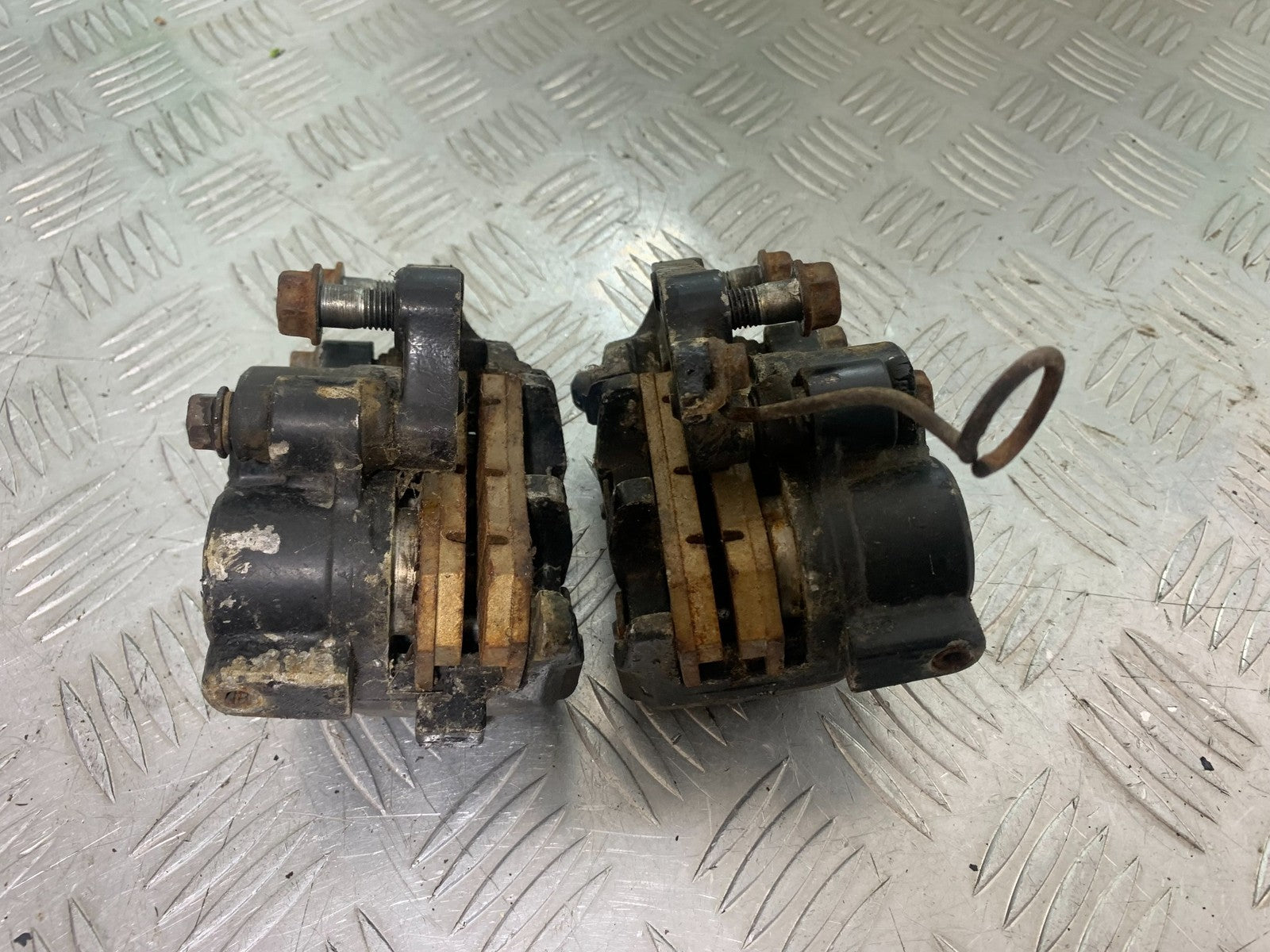 HONDA GL500 GL 500 SILVERWING FRONT BRAKE CALIPERS YEAR 1981-82 (CMB1168)