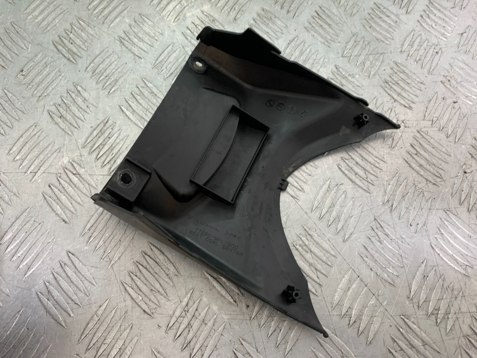 HONDA CBR1000 RR  INFILL YEAR  2008-2011 (CMB1330)