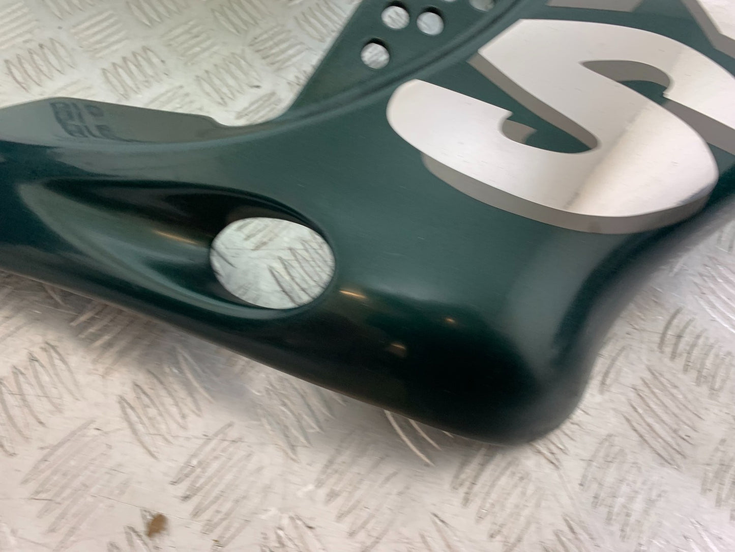 TRIUMPH 955I SPRINT RS RIGHT FAIRING  YEAR 1999-03 (CMB1313)