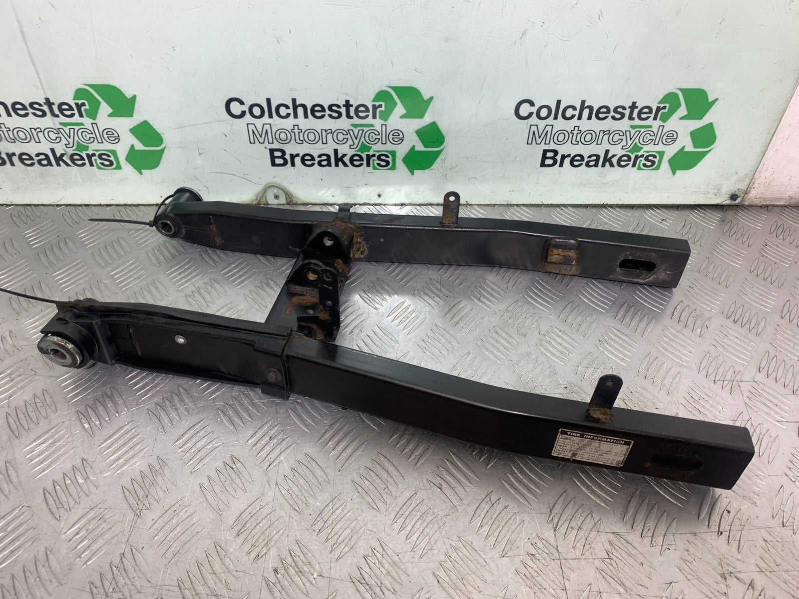 YAMAHA XJ6 XJ6-S SWINGARM  YEAR 2009-2015  (CMB1212)