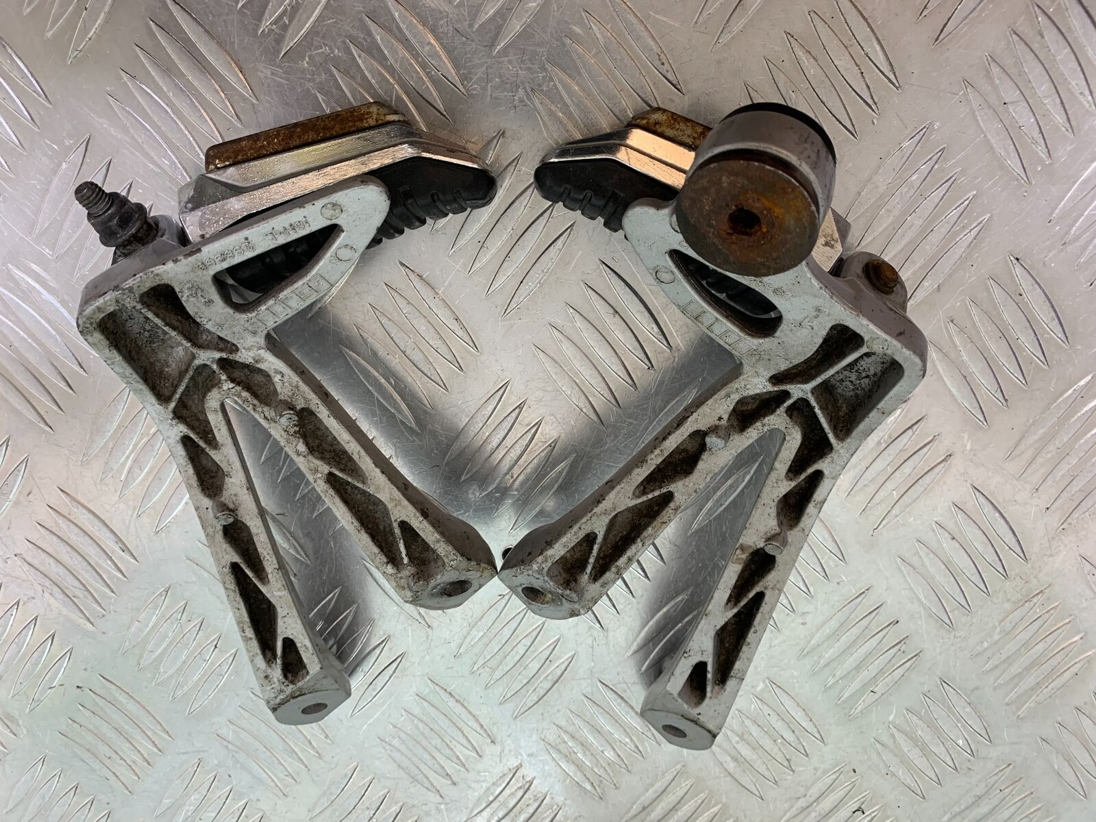SUZUKI GSX1250 GSX 1250 REAR HANGERS YEAR 2013-2016  (CMB1013)