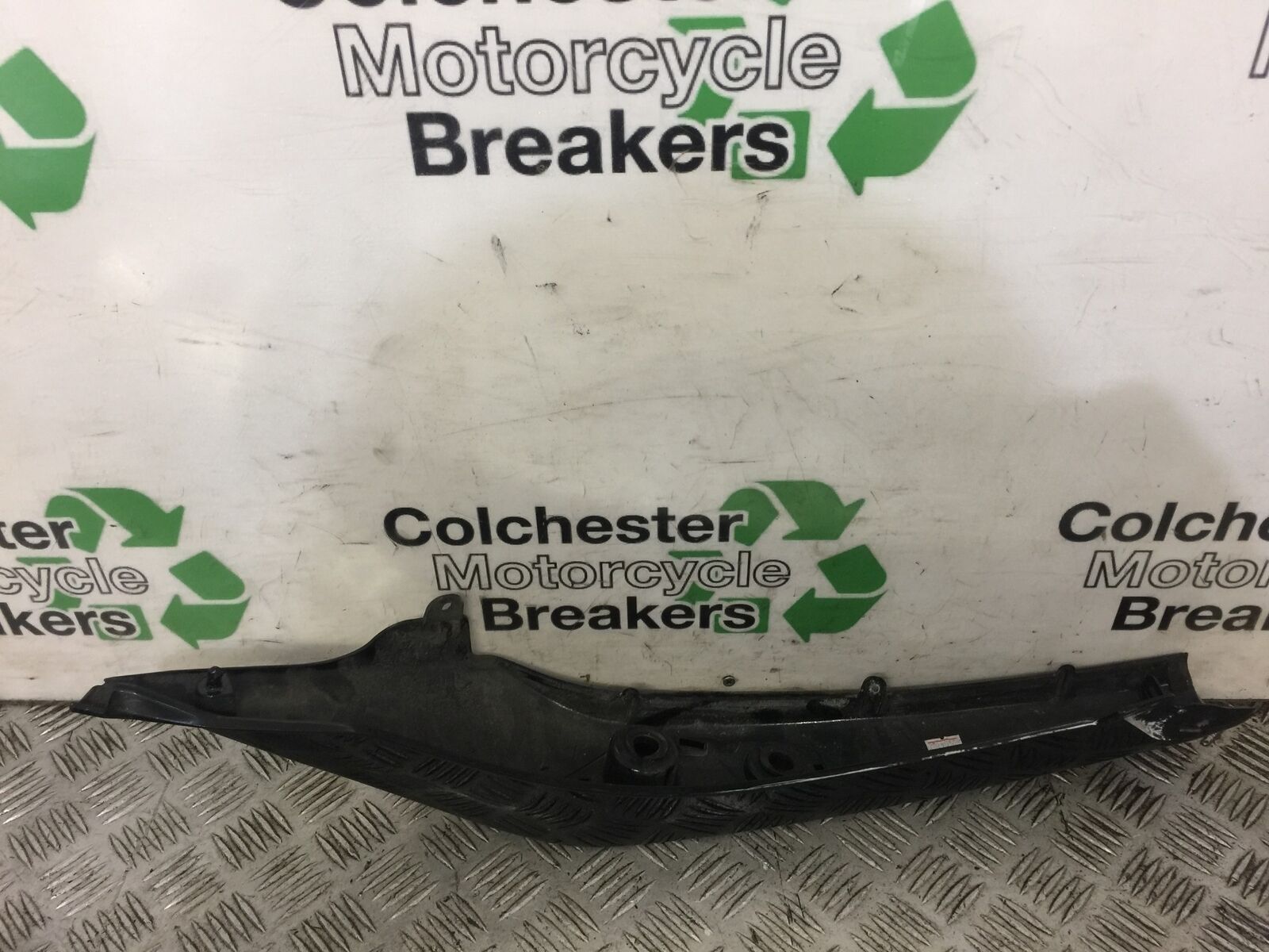 KAWASAKI ER6 F LEFT SEAT PANEL  YEAR 2009-2011 (STOCK 412)