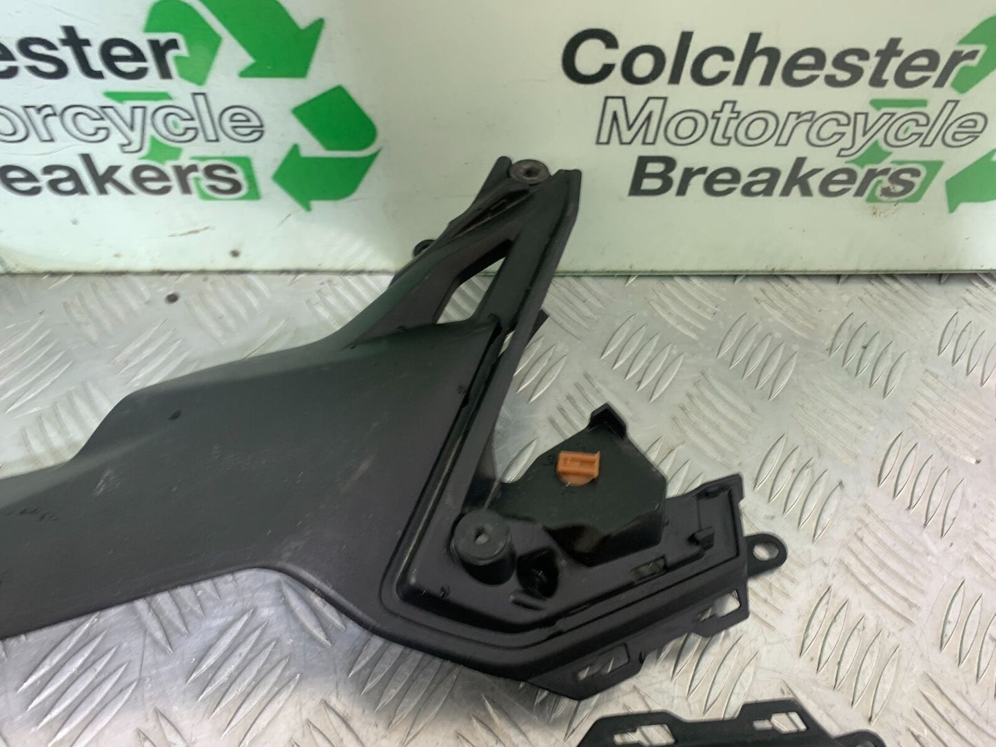 KAWASAKI Z650 ER650 KNFAN LEFT & RIGHT SIDE INFILLS  YEAR 2022-2024 (CMB1112)
