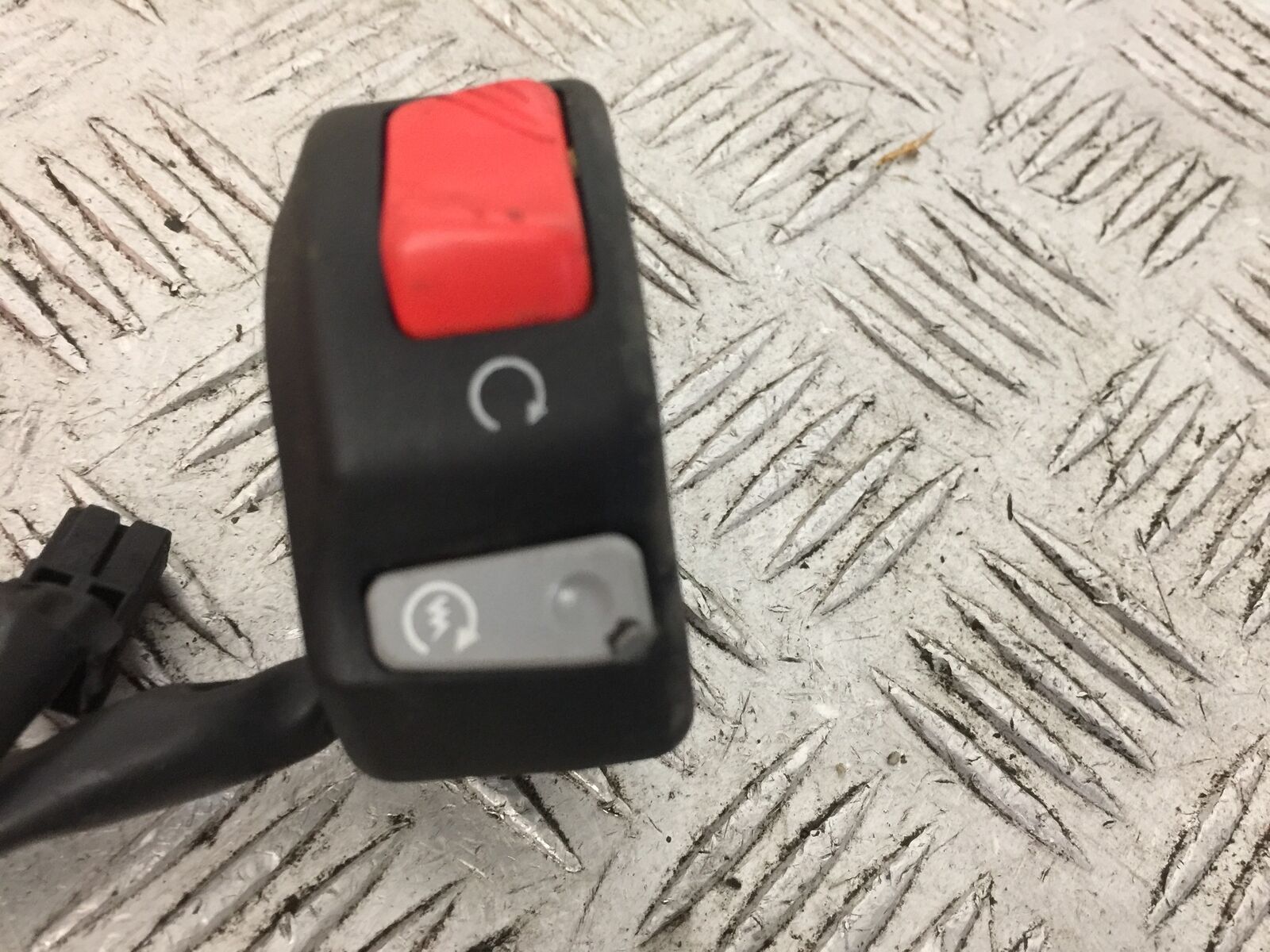 KAWASAKI Z1000 RIGHT SWITCH GEAR YEAR 2007-2009 (STOCK 763)