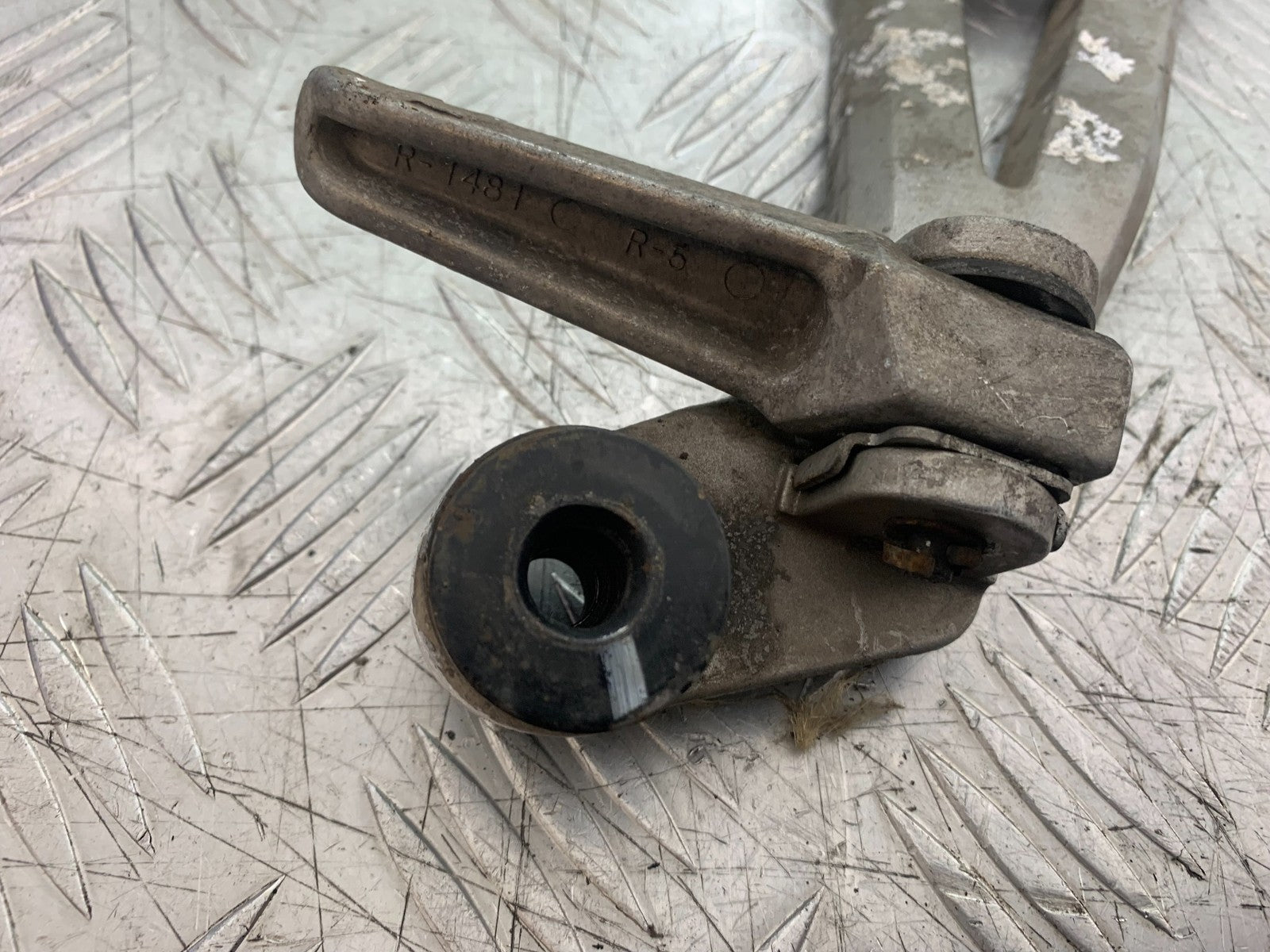 KAWASAKI Z750 Z 750 RIGHT REAR HANGER AND PEG  YEAR 2004-2006  (CMB1234)
