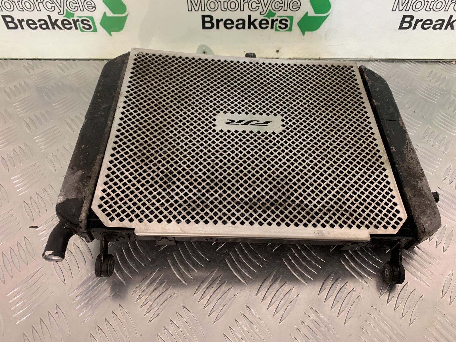 YAMAHA FJR1300 FJR 1300 RADIATOR  YEAR 2001-05 (STOCK 946)