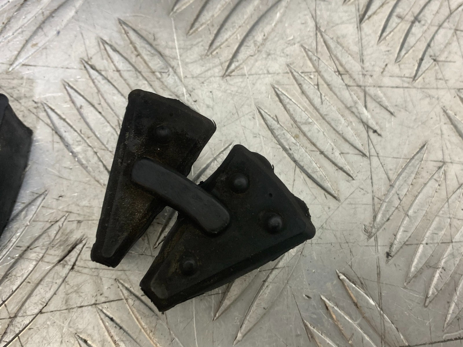 BMW S1000 RR 2 X CUSH DRIVE RUBBERS   YEAR 2015-2018 (CMB1246)