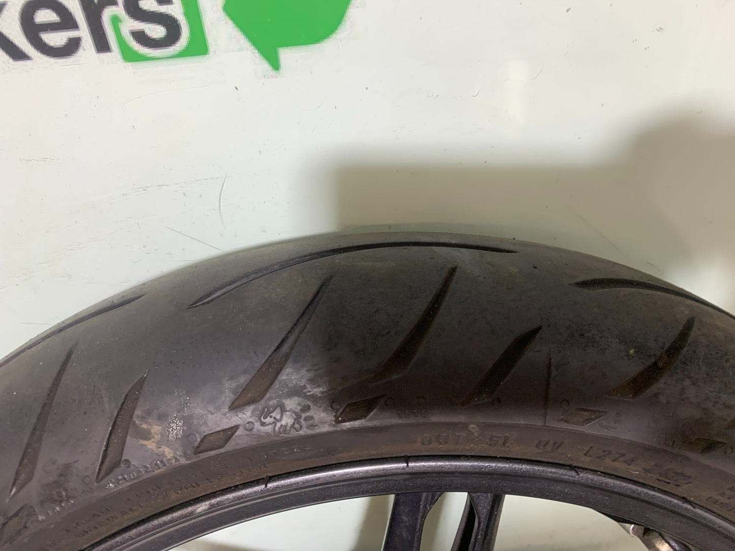 TRIUMPH 1050 SPEED TRIPLE FRONT WHEEL   YEAR 2005-2007 (CMB1322)