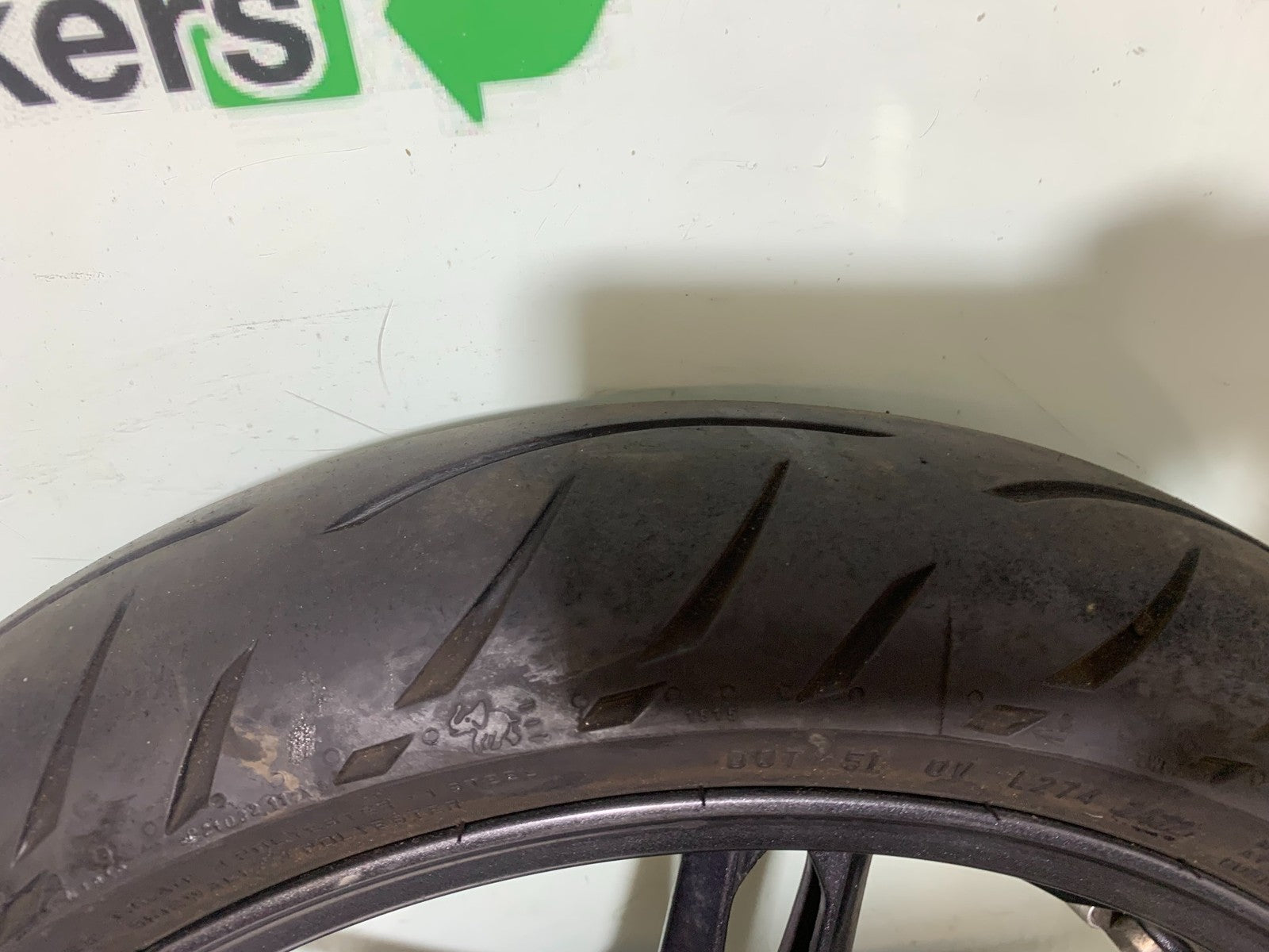 TRIUMPH 1050 SPEED TRIPLE FRONT WHEEL   YEAR 2005-2007 (CMB1322)