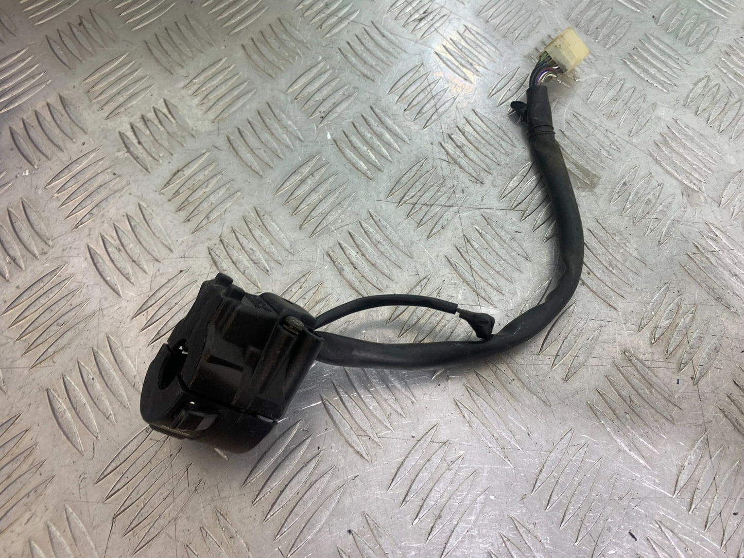 HONDA CBR600 CBR 600 RR LEFT SWITCH GEAR  YEAR 2003-2004 CMB1173)