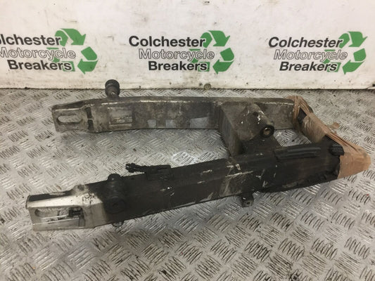 KAWASAKI ZX9R ZX9 E1 SWINGARM YEAR 2000 (STOCK 795)