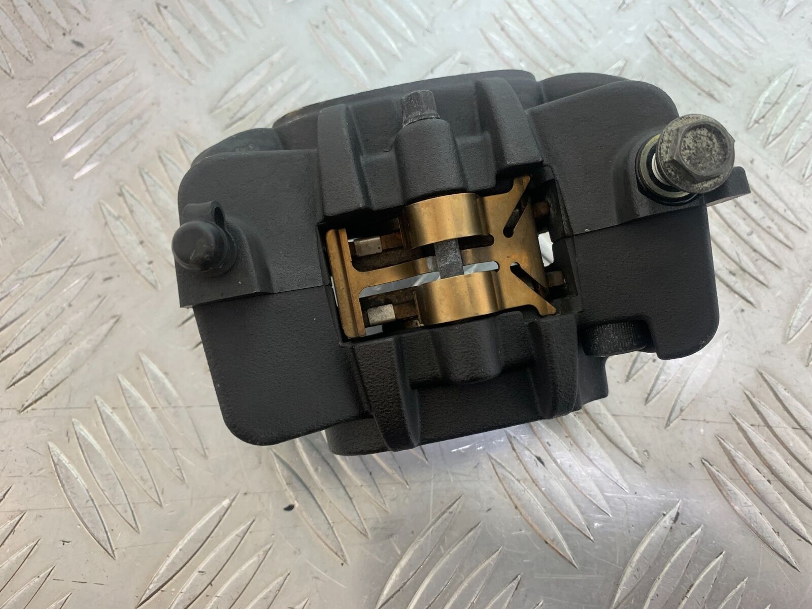 HARLEY DAVIDSON XL883 N IROD REAR BRAKE CALIPER  YEAR 2020  (CMB1116)