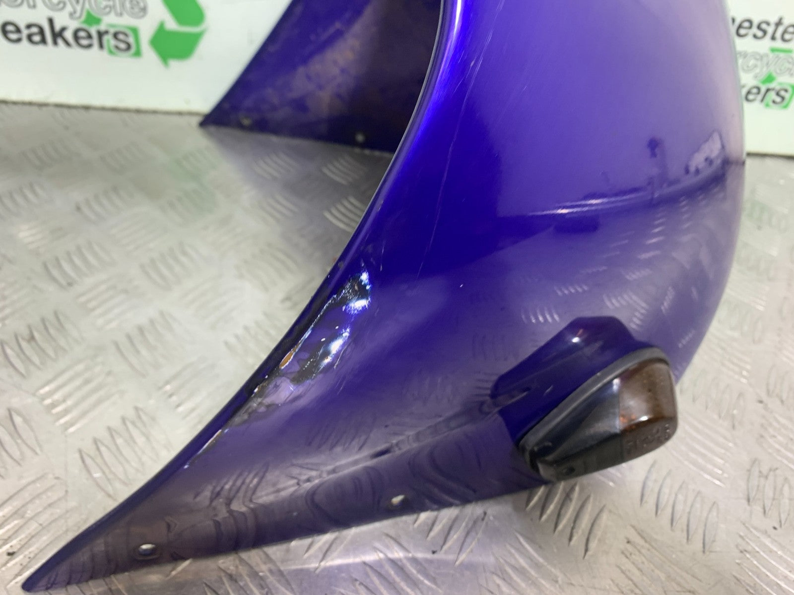 TRIUMPH TROPHY 900 TOP FAIRING   YEAR 1991-95 (CMB1251)
