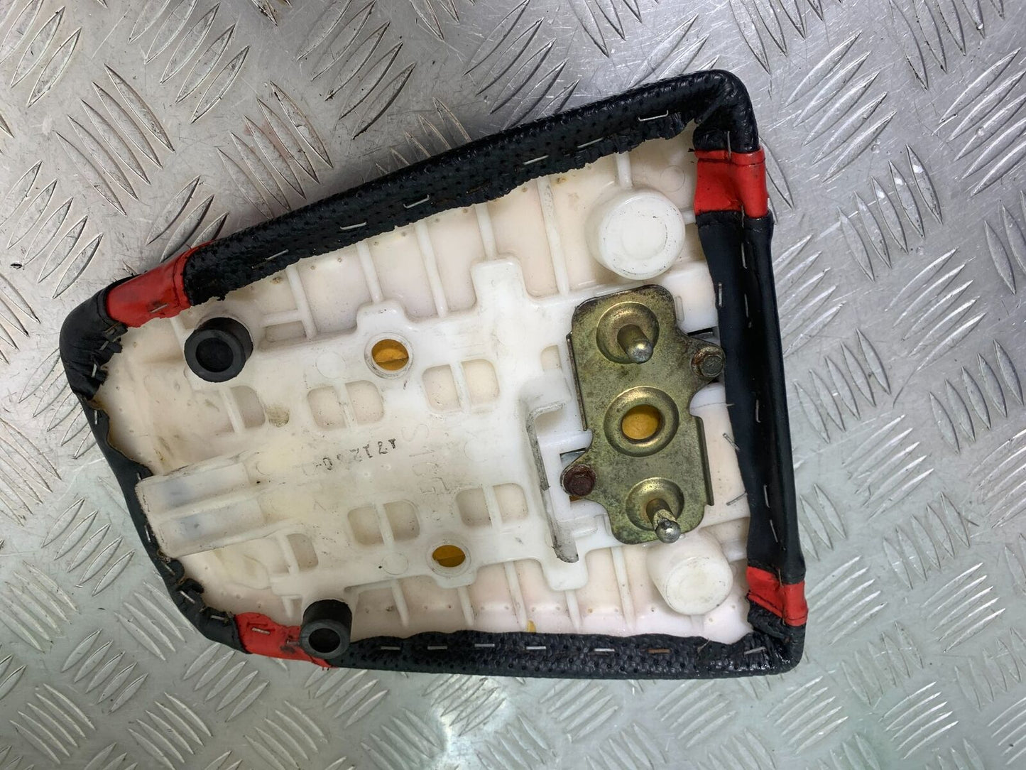 SUZUKI SV1000 SV 1000 K3 REAR SEAT   YEAR 2003-2006 (CMB1111)