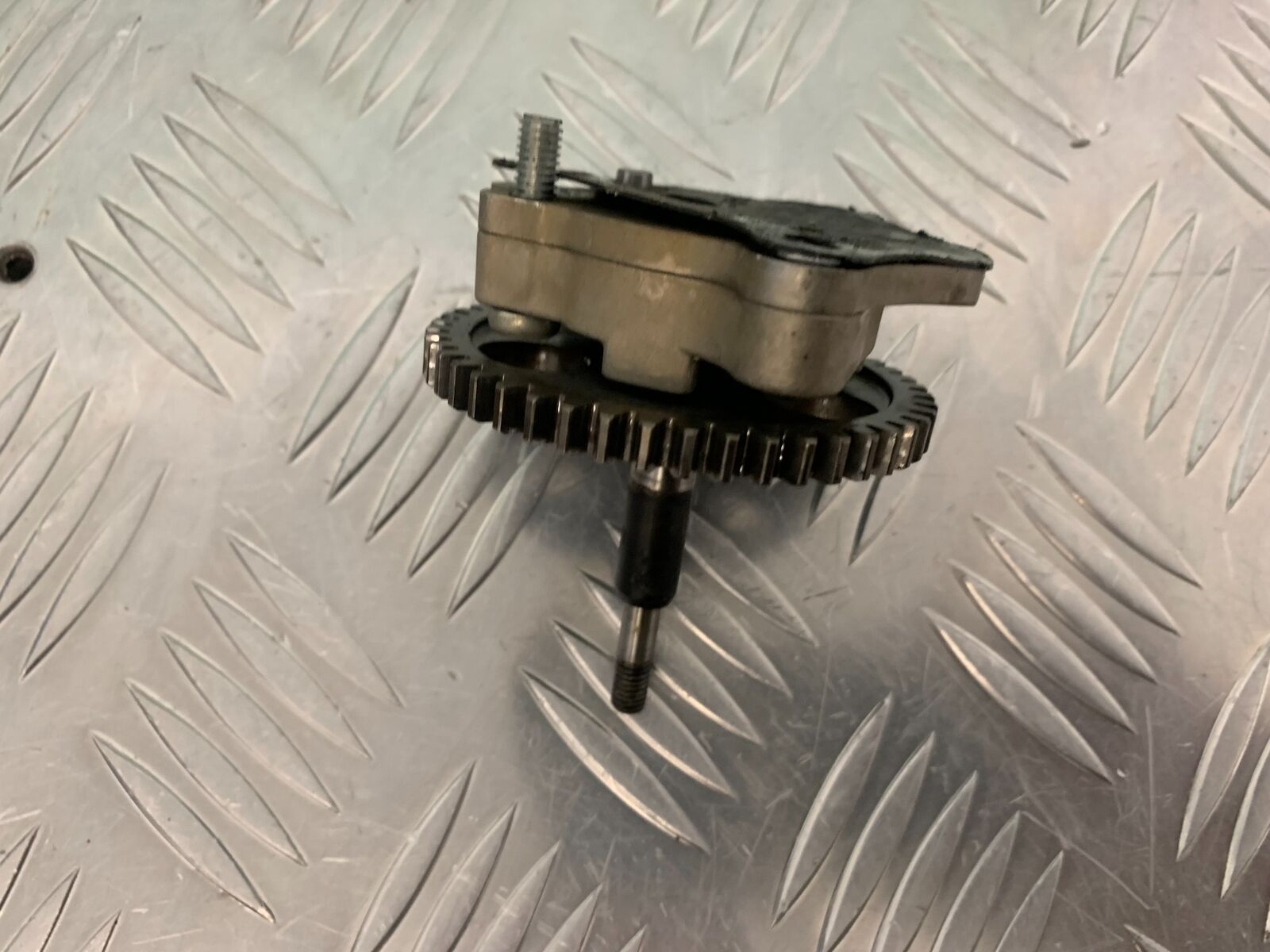 KAWASAKI KLR250 KLR 250 OIL PUMP YEAR 1984-2001 (STOCK 980)