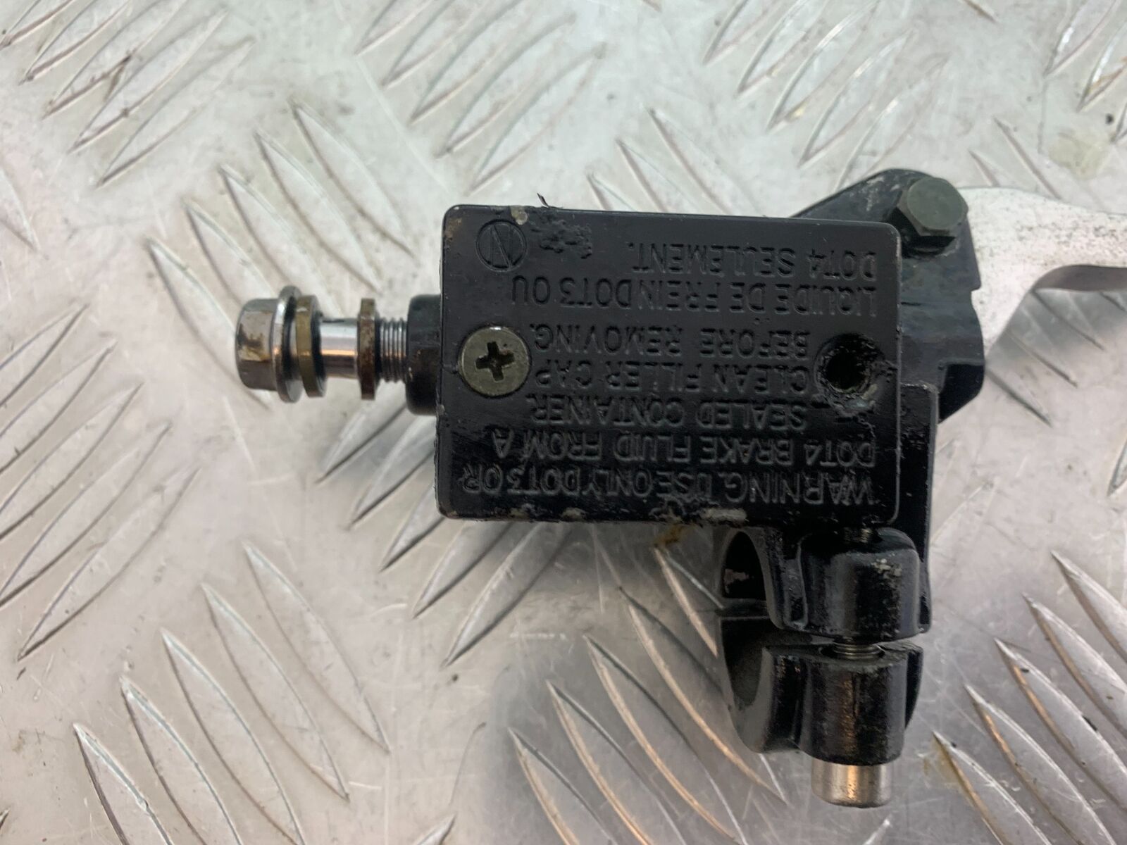 HONDA VFR400 VFR 400 NC21 FRONT BRAKE MASTER CYLINDER    YEAR 1986-87 (CMB1043)