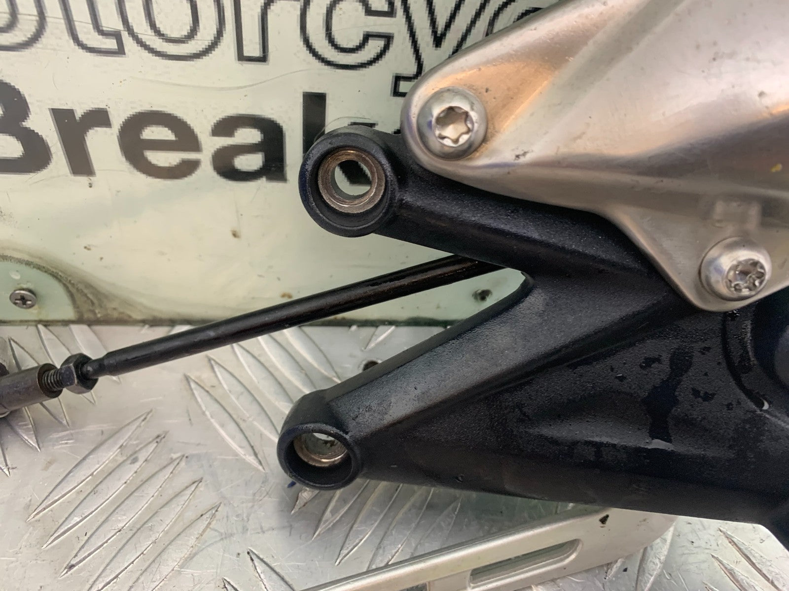 TRIUMPH 675 STREET TRIPLE R FRONT LEFT HANGER PEG LEVER  YEAR 2013-16 (CMB1221)