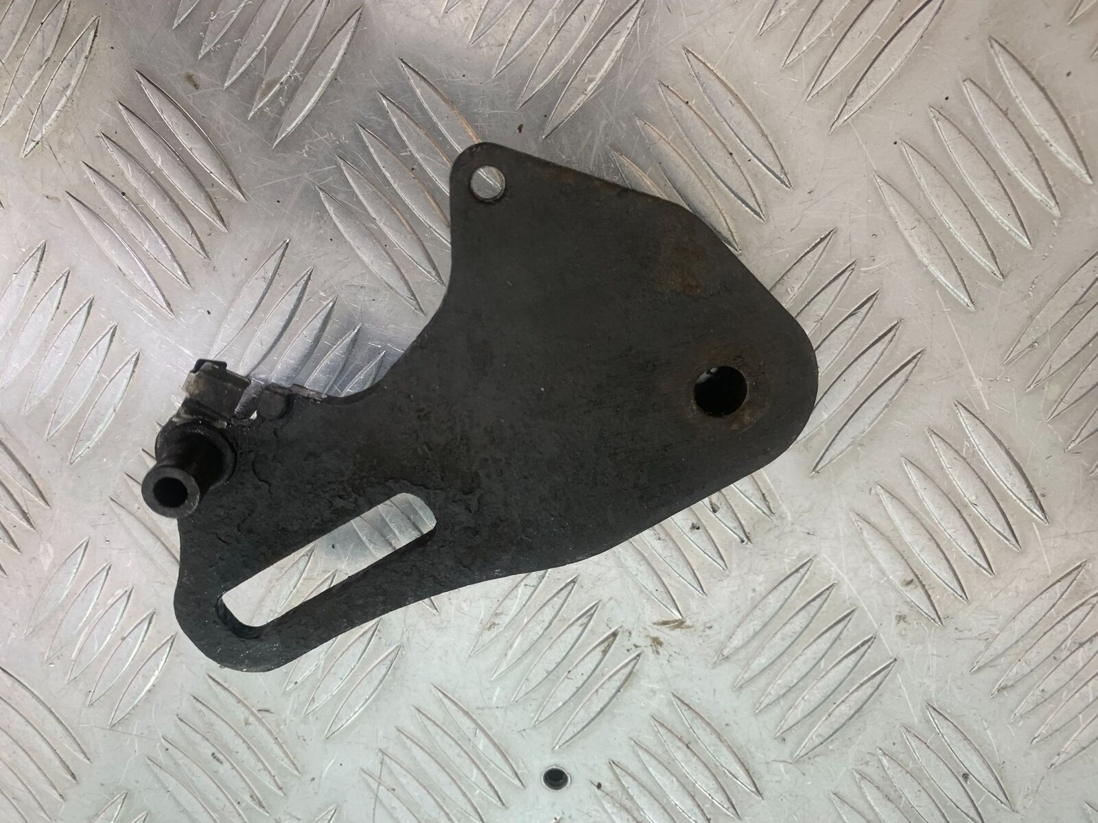 HONDA CBR125 CBR 125 REAR CALIPER BRACKET  YEAR 2004-06  (CMB1040)