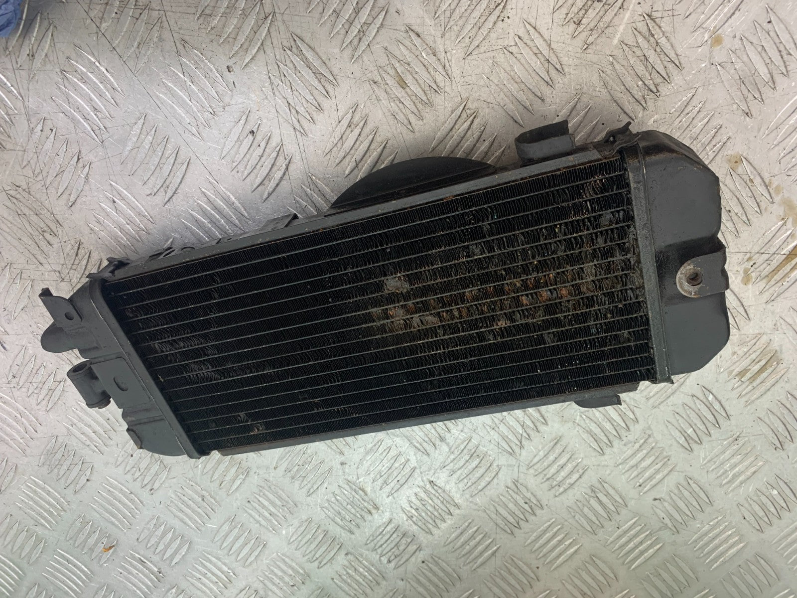 HONDA VT700 VT 700 SHADOW RADIATOR   YEAR 1984-85 (CMB1328)