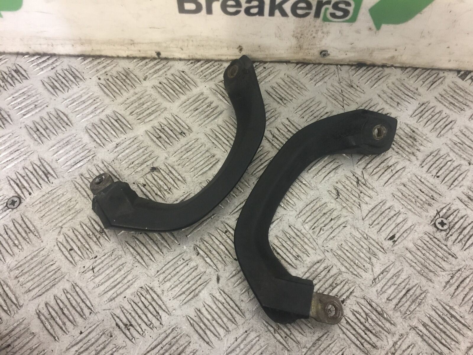 SUZUKI RF600 RF 600 GRAB RAILS   YEAR 1996 (STOCK 679)