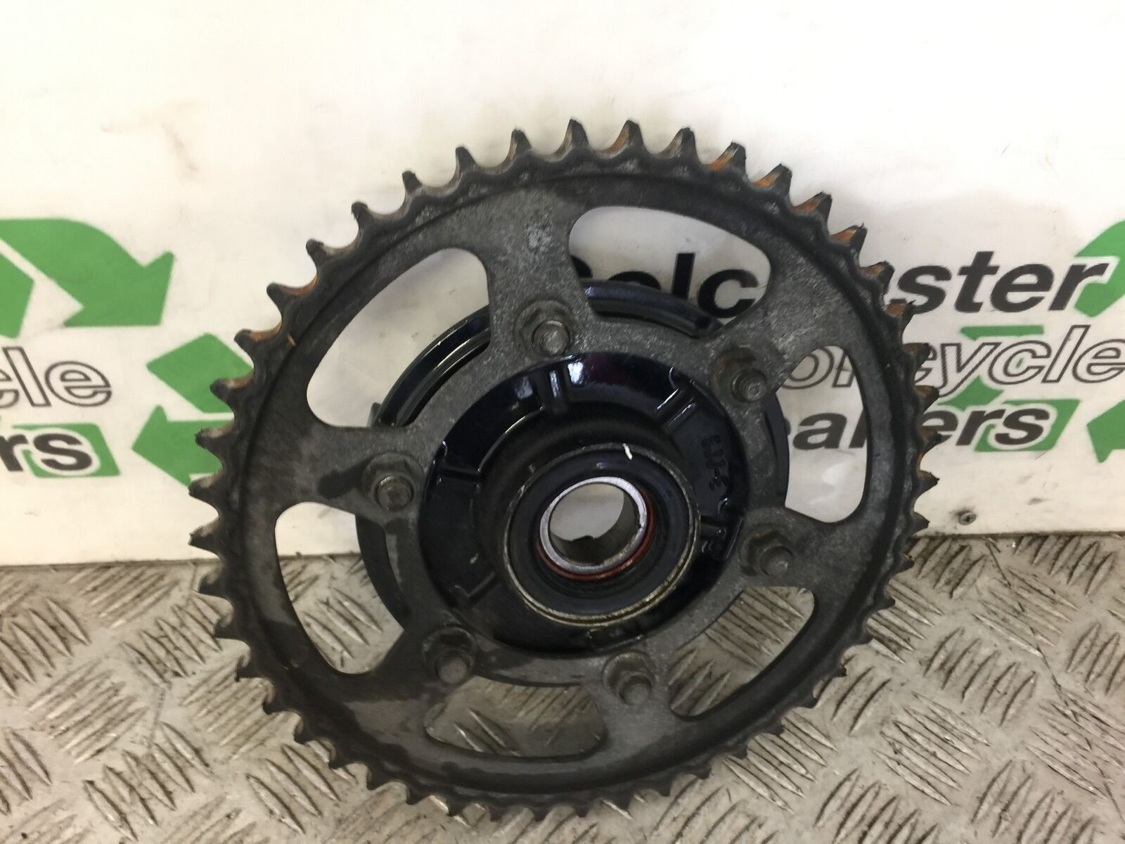 YAMAHA YZF R1 REAR SPROCKET CARRIER YEAR 2009-2014 STOCK NO 329