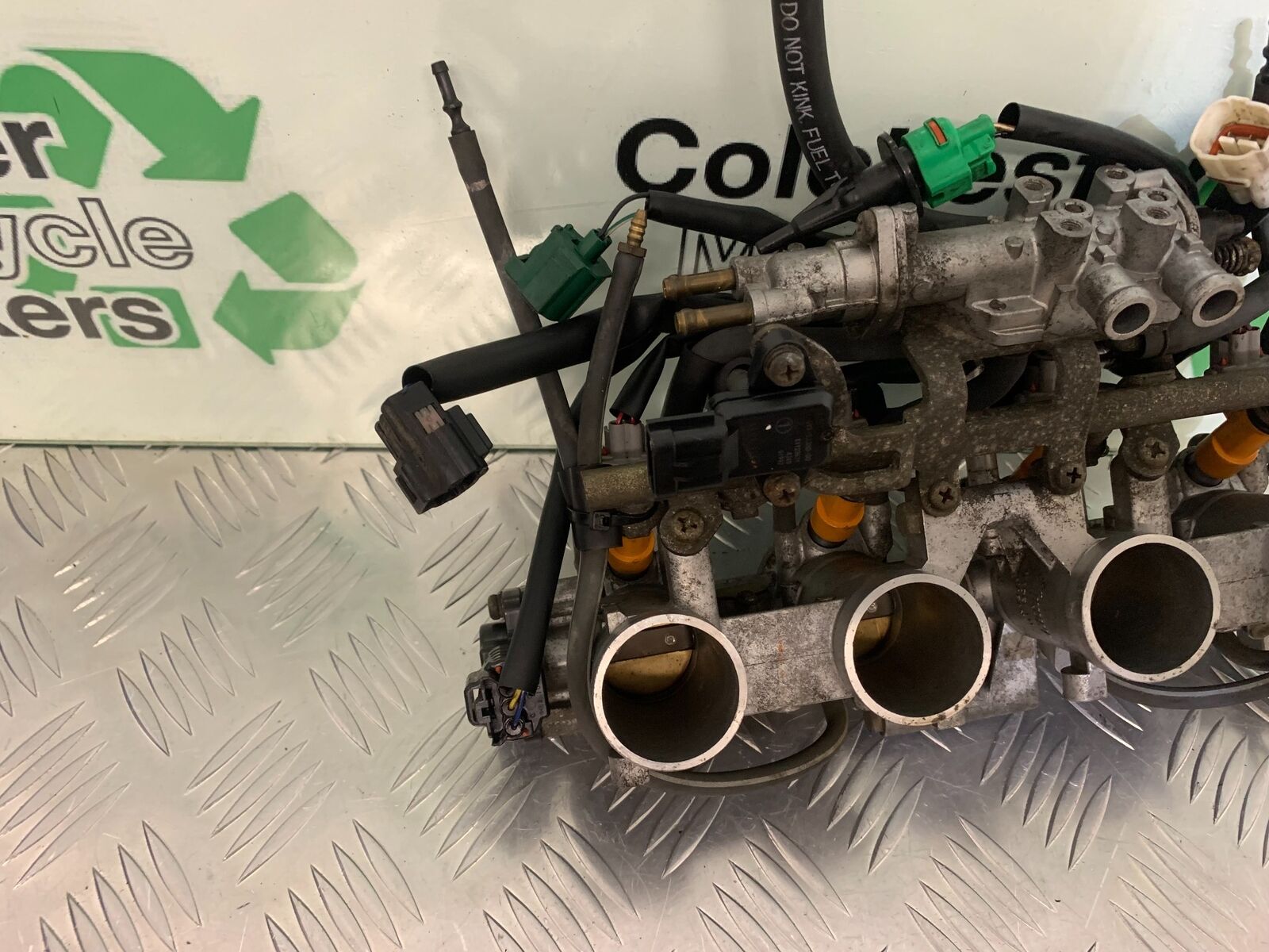 YAMAHA FZ6 FAZER THROTTLE BODIES YEAR 2004-2007 (STOCK 955)