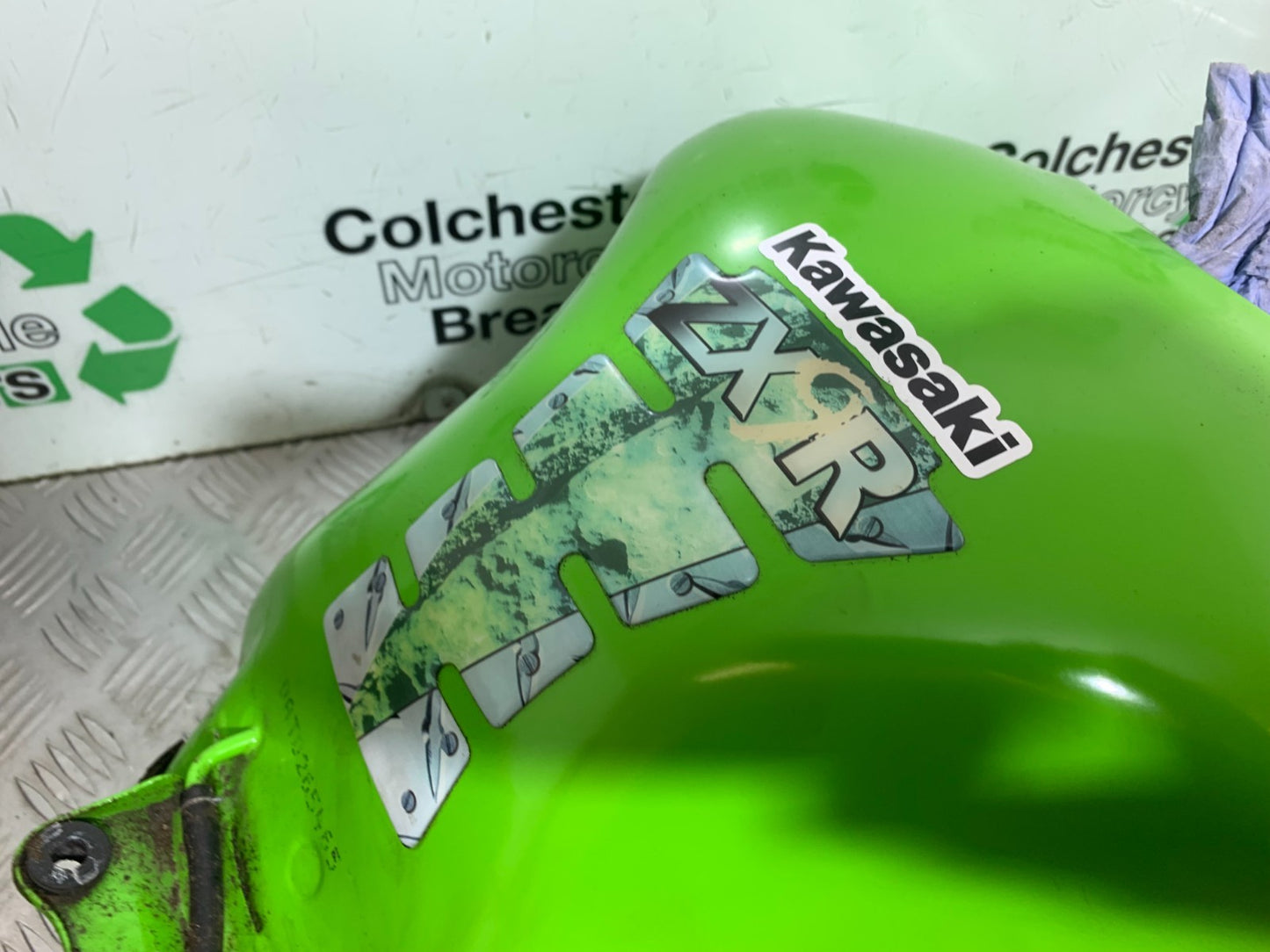 KAWASAKI ZX9R ZX9 R PETROL TANK YEAR 1998-1999 (CMB1329)