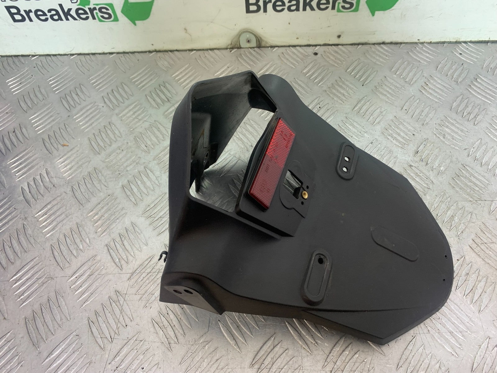 TRIUMPH 1050 SPRINT ST REAR MUDGUARD  YEAR 2004-2007 (CMB1197)