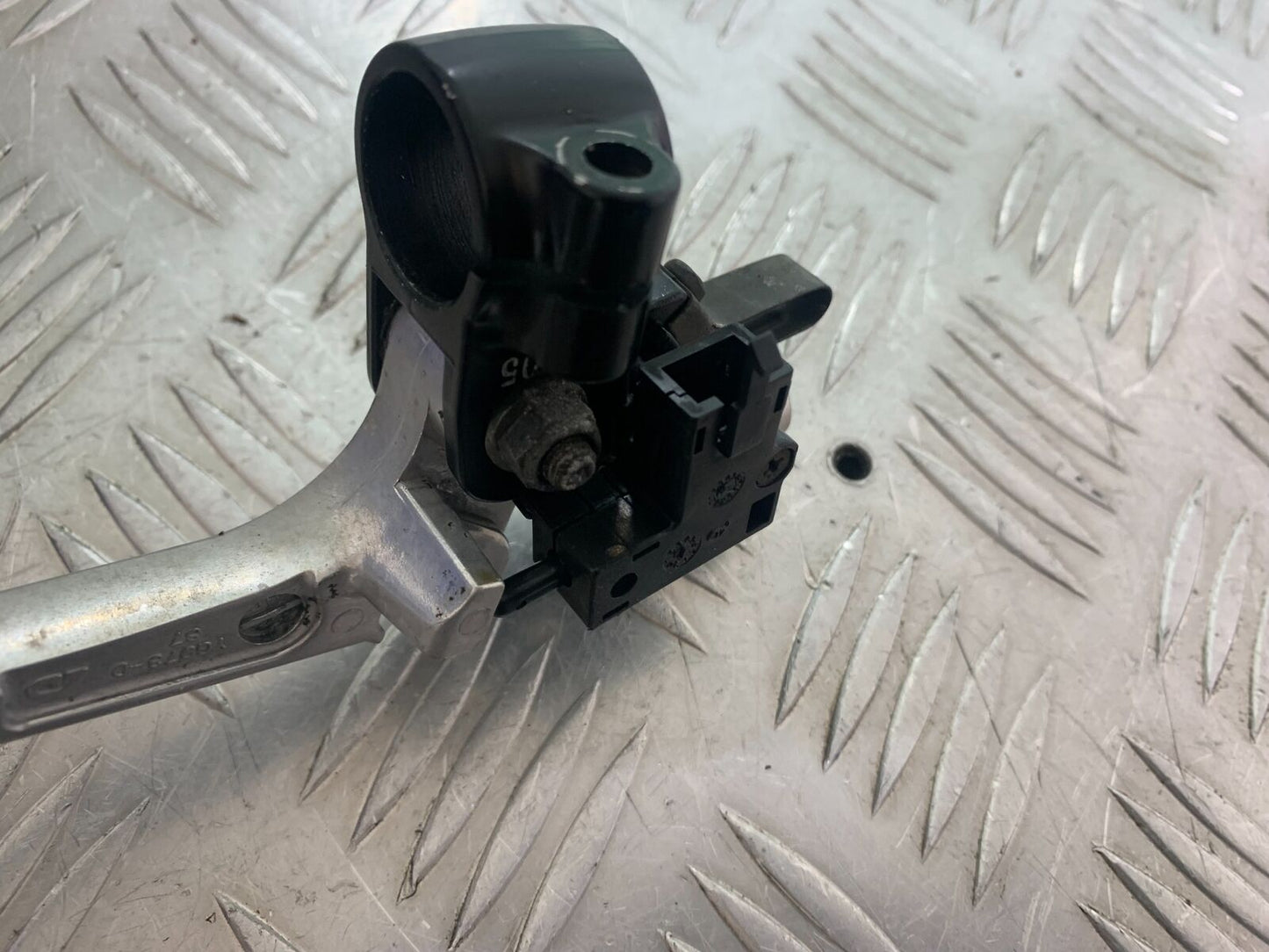 YAMAHA XJ6 XJ6-S CLUTCH LEVER AND BRACKET YEAR 2009-2015  (CMB1070)