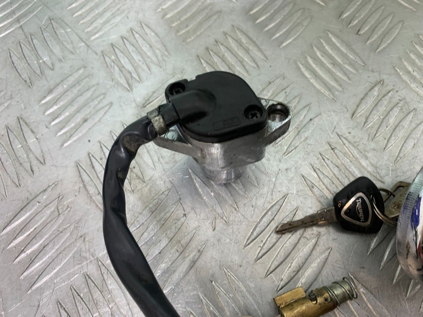 TRIUMPH THUNDERBIRD 1600 ECU LOCKS KEY  YEAR 2011 (CMB1107)