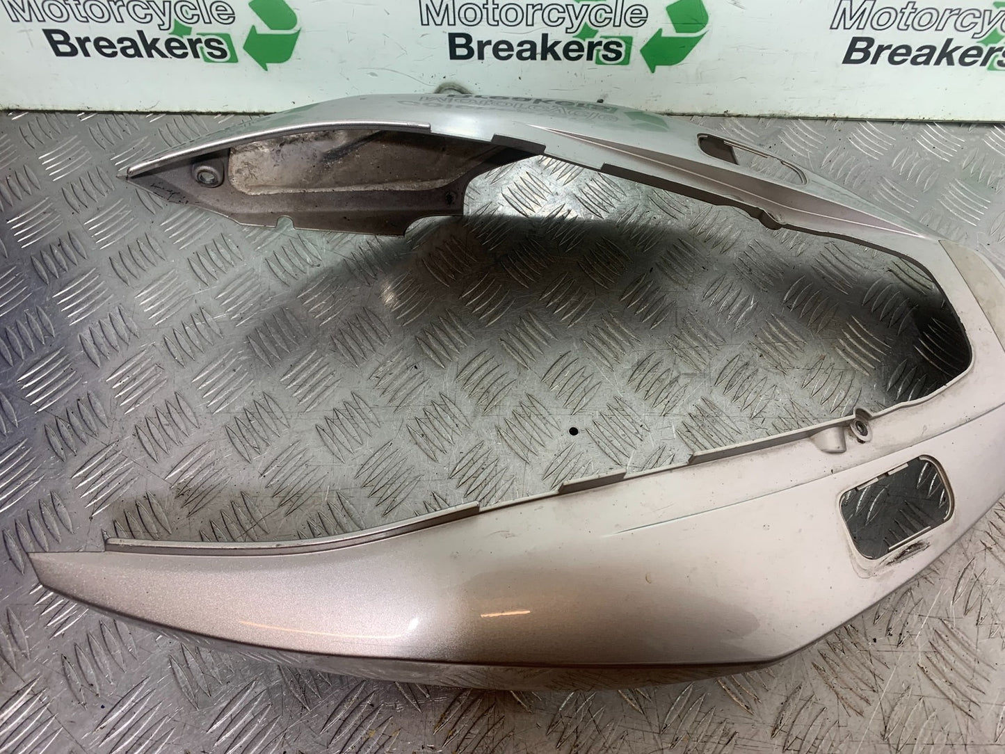 HONDA VFR800 VFR 800 V-TEC TAIL PIECE  YEAR 2002 -09 (CMB1296)