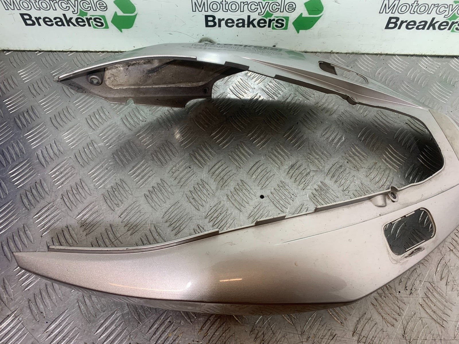 HONDA VFR800 VFR 800 V-TEC TAIL PIECE  YEAR 2002 -09 (CMB1296)
