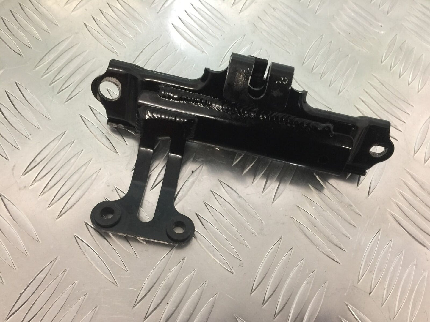 KAWASAKI ZX10R ZX10 TANK BRACKET  YEAR 2004-2005 (STOCK 932)