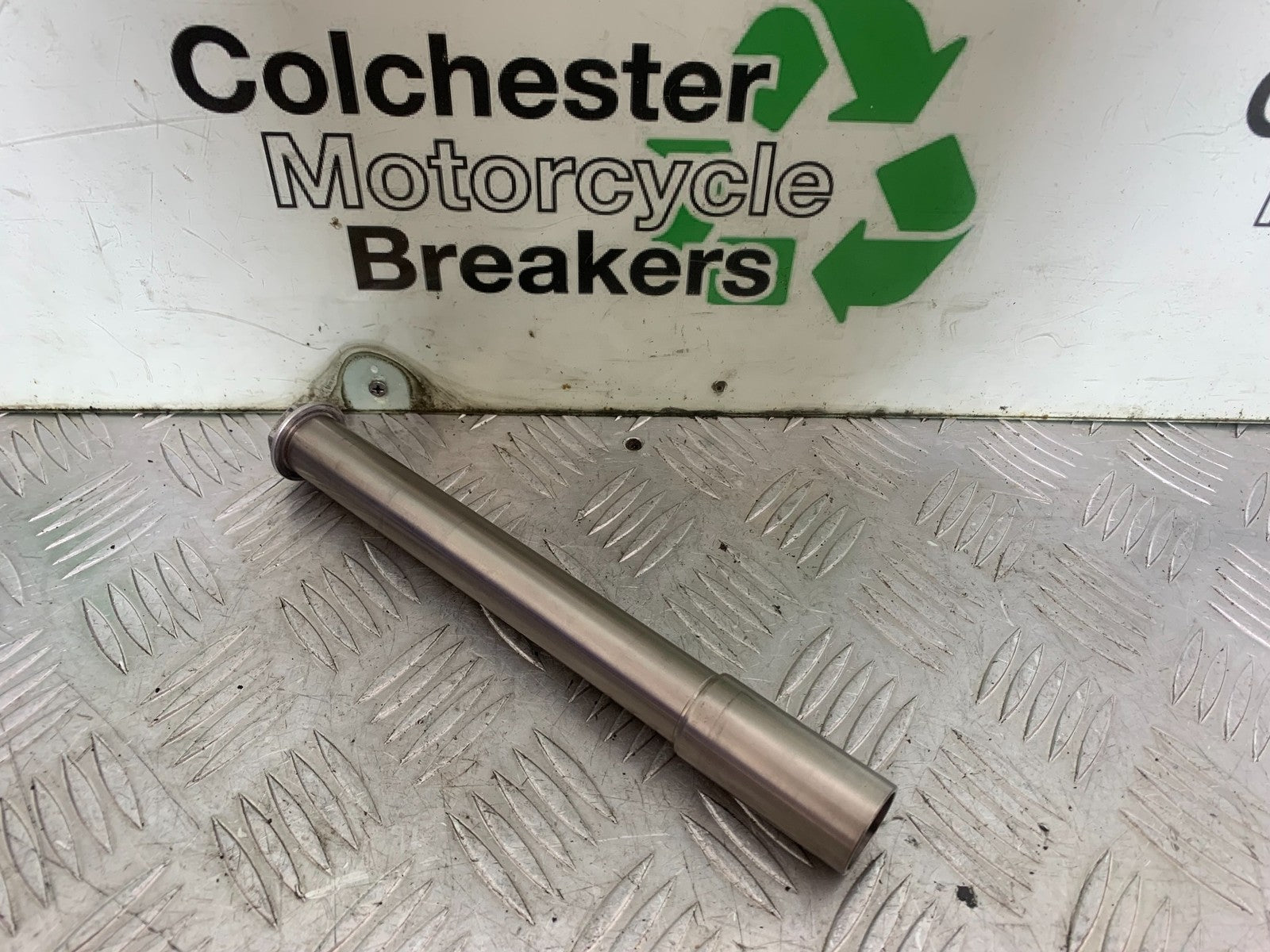 KTM 690 DUKE R LC4 FRONT WHEEL SPINDLE YEAR 2012-2015  (CMB1180)
