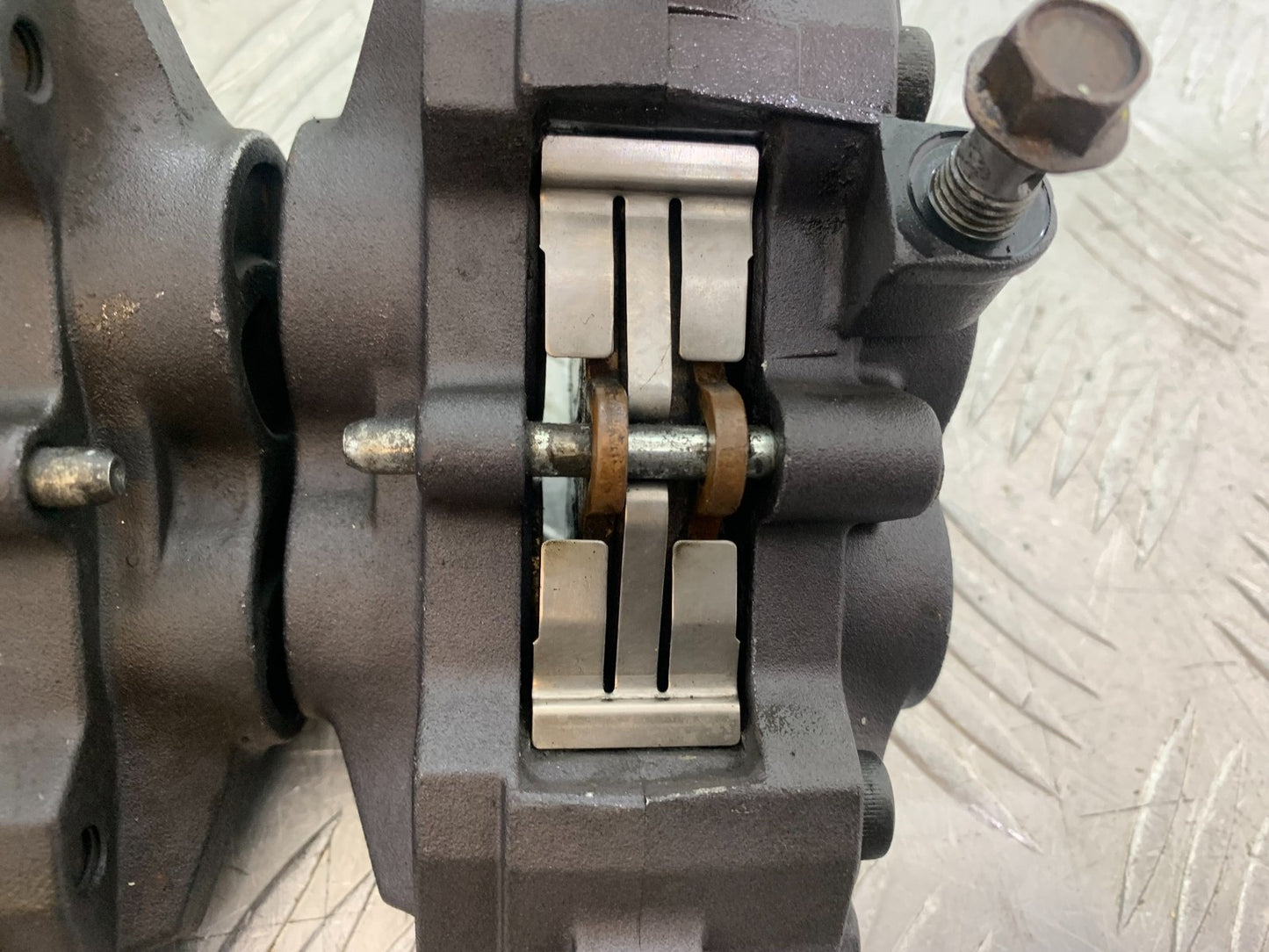 TRIUMPH TROPHY 900 FRONT BRAKE CALIPERS   YEAR 1991-95 (CMB1251)