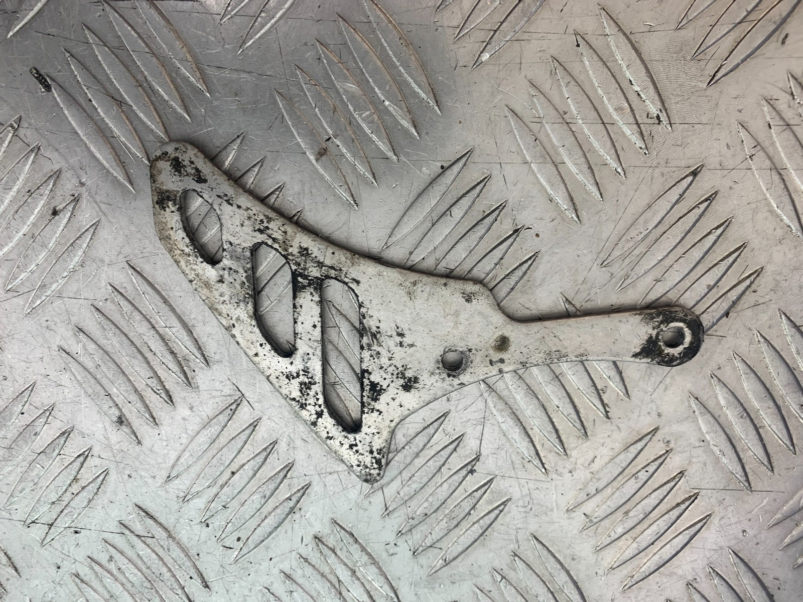 TRIUMPH 955i SPRINT ST CHAIN GUARD  1999-2004 (CMB1176)