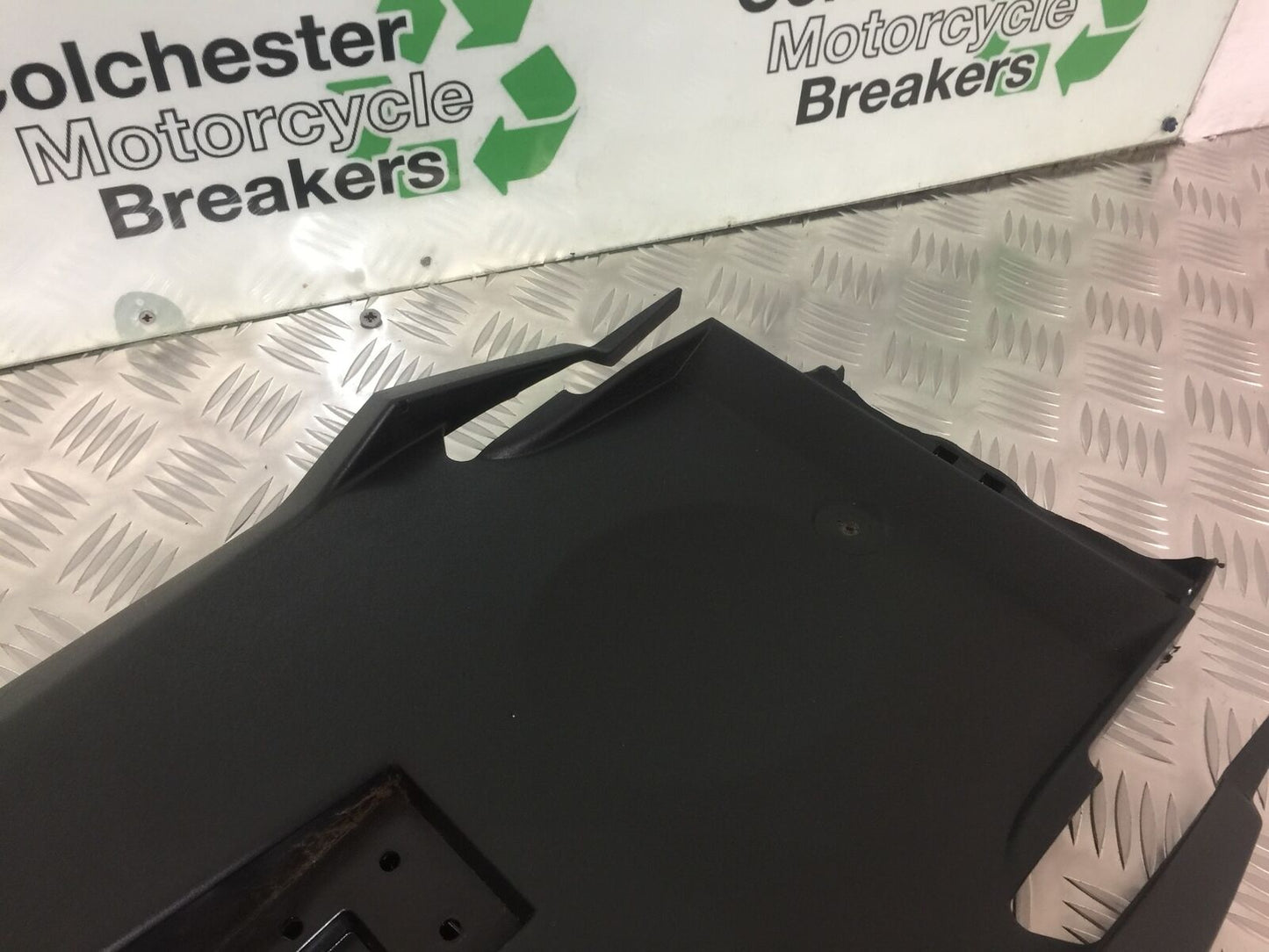 KAWASAKI VERSYS 1000 KLZ 1000 UNDERTRAY  YEAR 2015-2018 (STOCK 912)