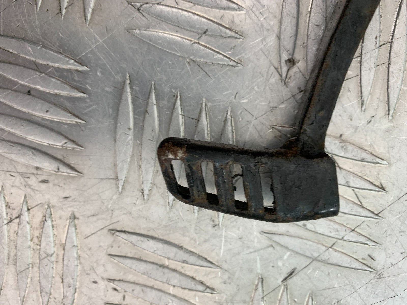 HONDA XL125 VARADERO REAR BRAKE PEDAL  YEAR 2001-2006  (CMB1304)