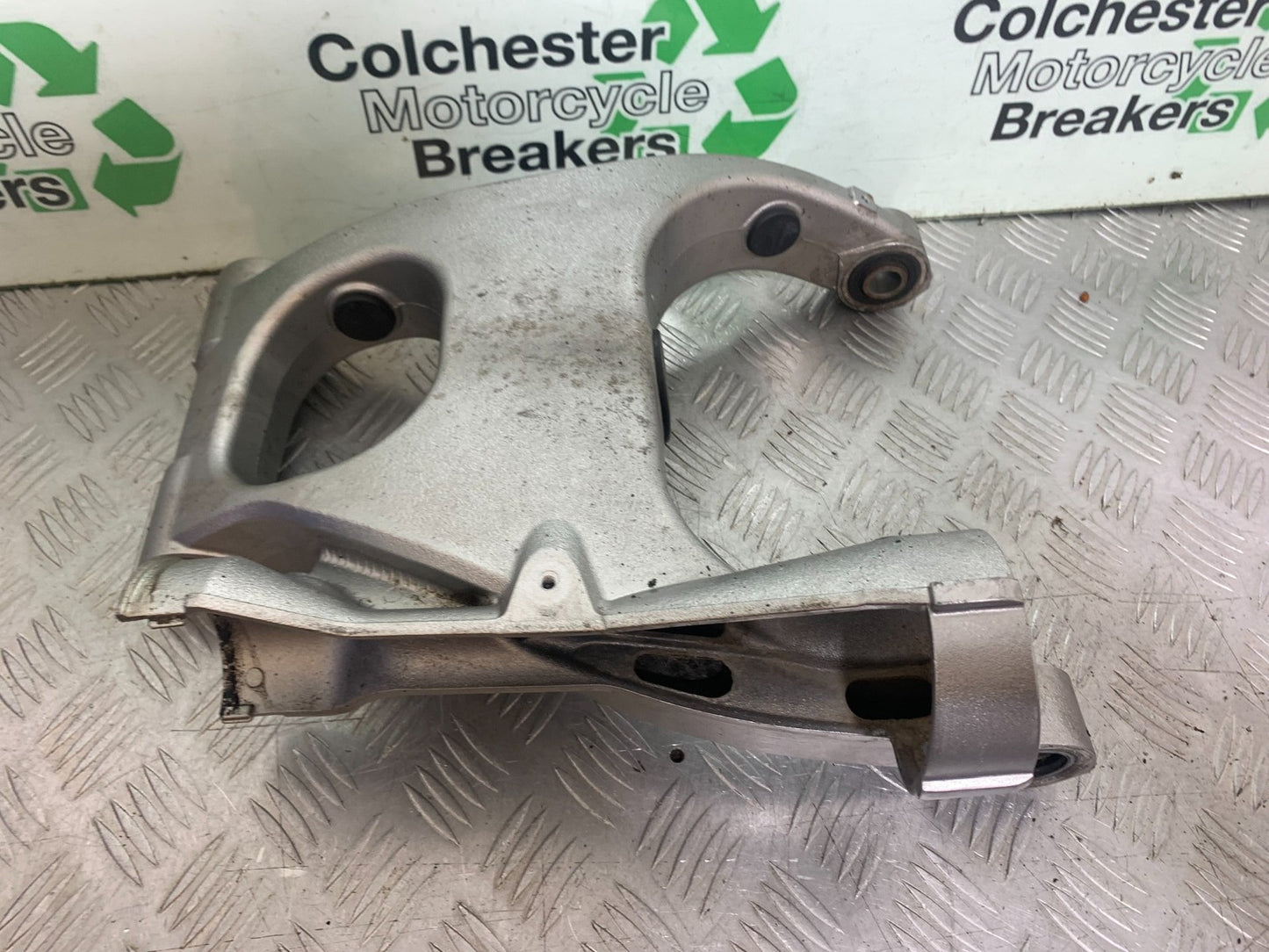 KAWASAKI GTR1400 GTR 1400 SWINGARM  YEAR 2007-2009 (CMB1174)