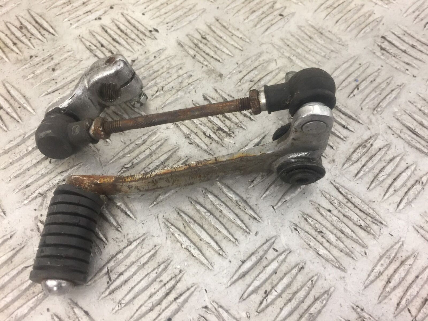 YAMAHA FJ1200 FJ 1200 3XW GEAR LEVER  YEAR 1991 (STOCK 482)