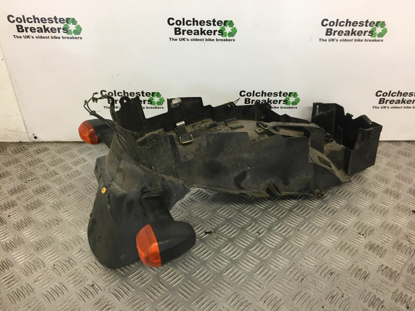 YAMAHA YZF600 YZF 600 REAR MUDGUARD   YEAR 1996