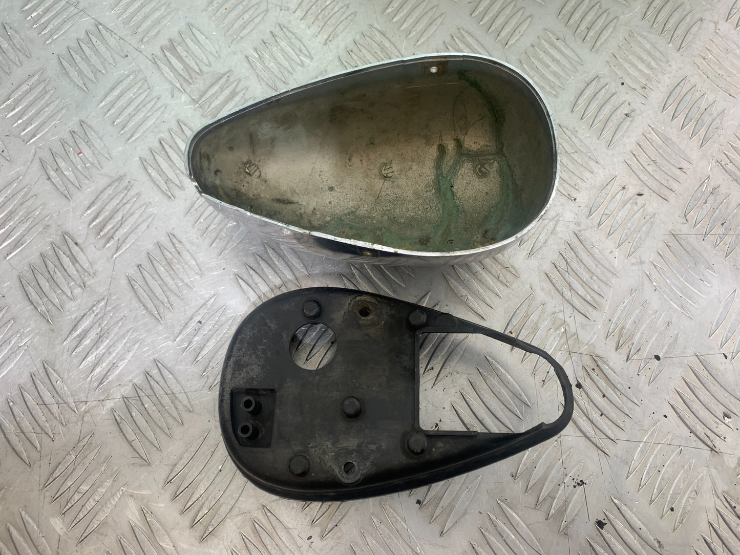 YAMAHA XV535 XV 535 VIRAGO SIDE POD   YEAR 1994-02 (CMB1162)
