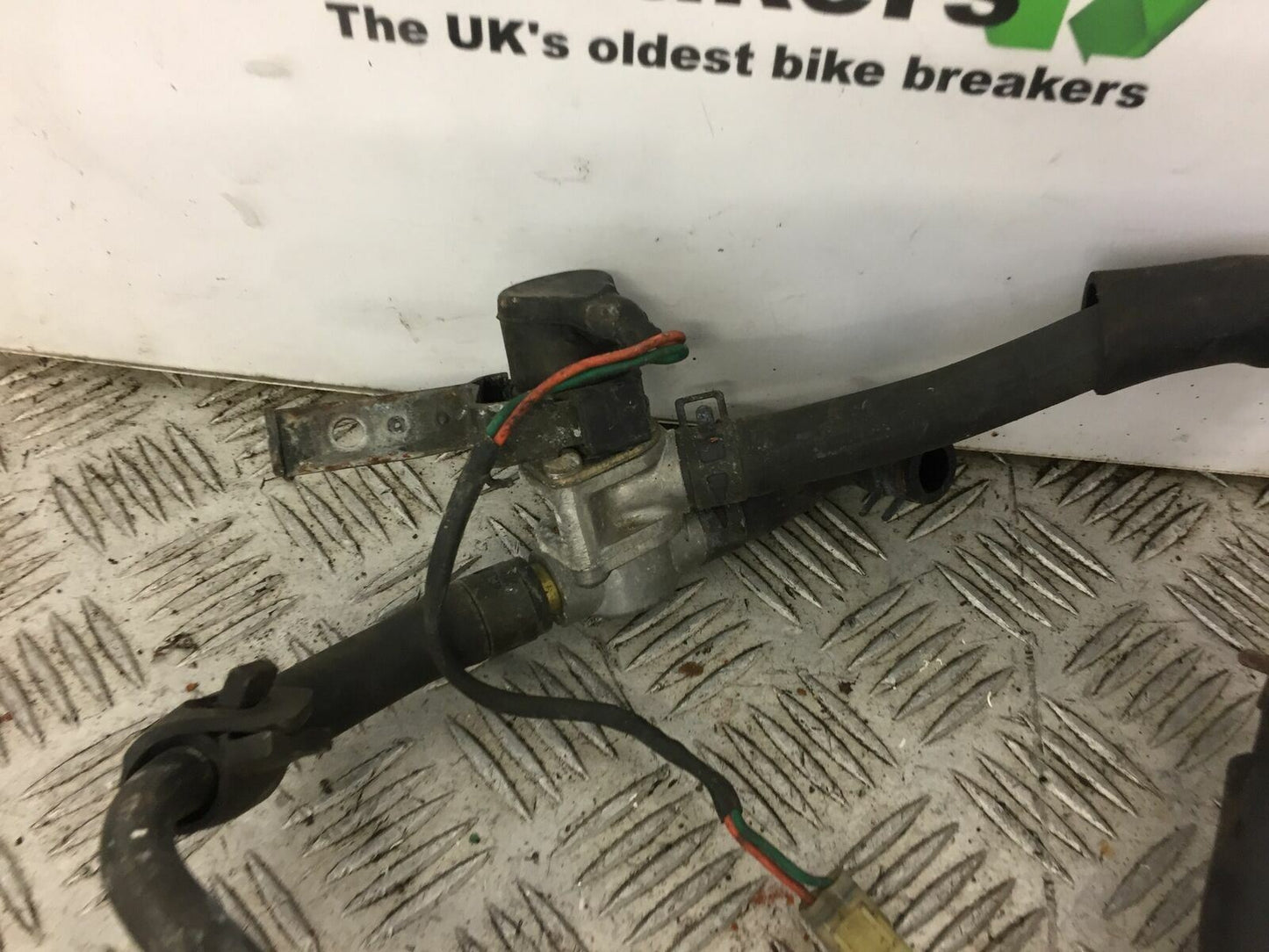 YAMAHA FJR1300 FJR 1300 AIR VALVE    YEAR 2002