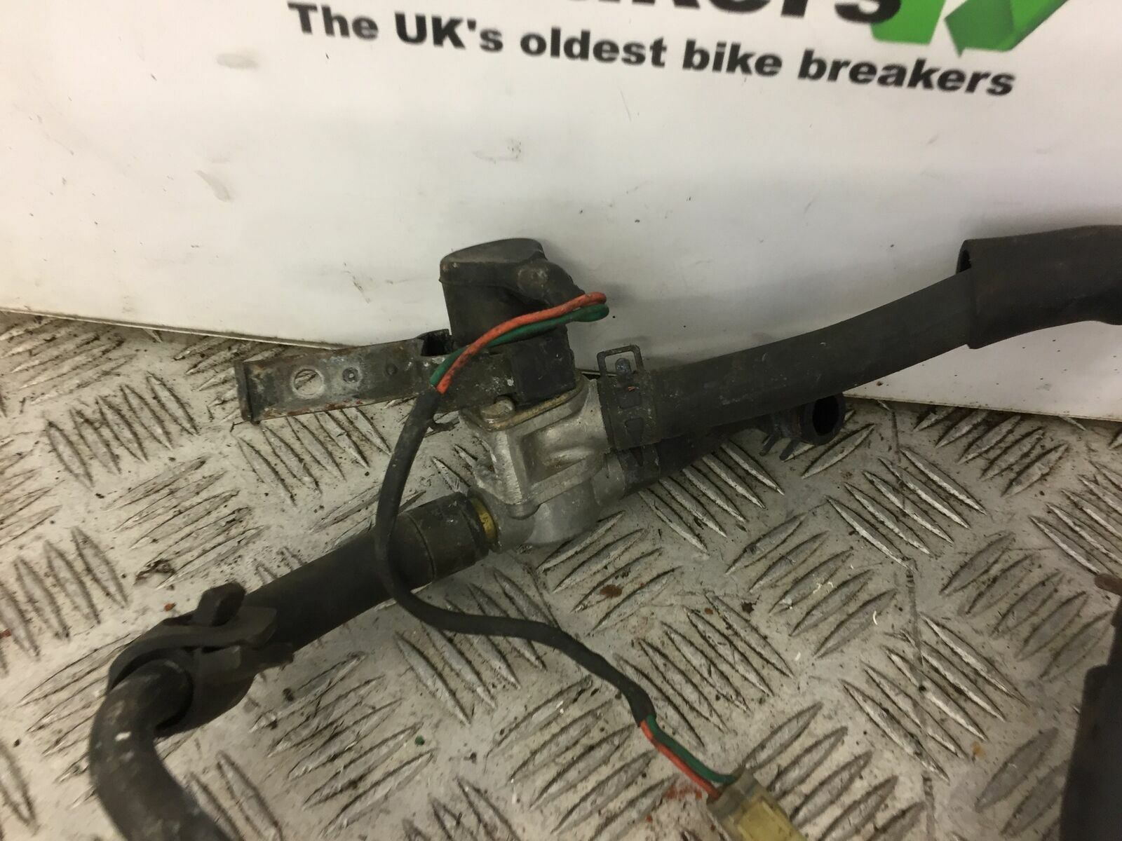 YAMAHA FJR1300 FJR 1300 AIR VALVE    YEAR 2002