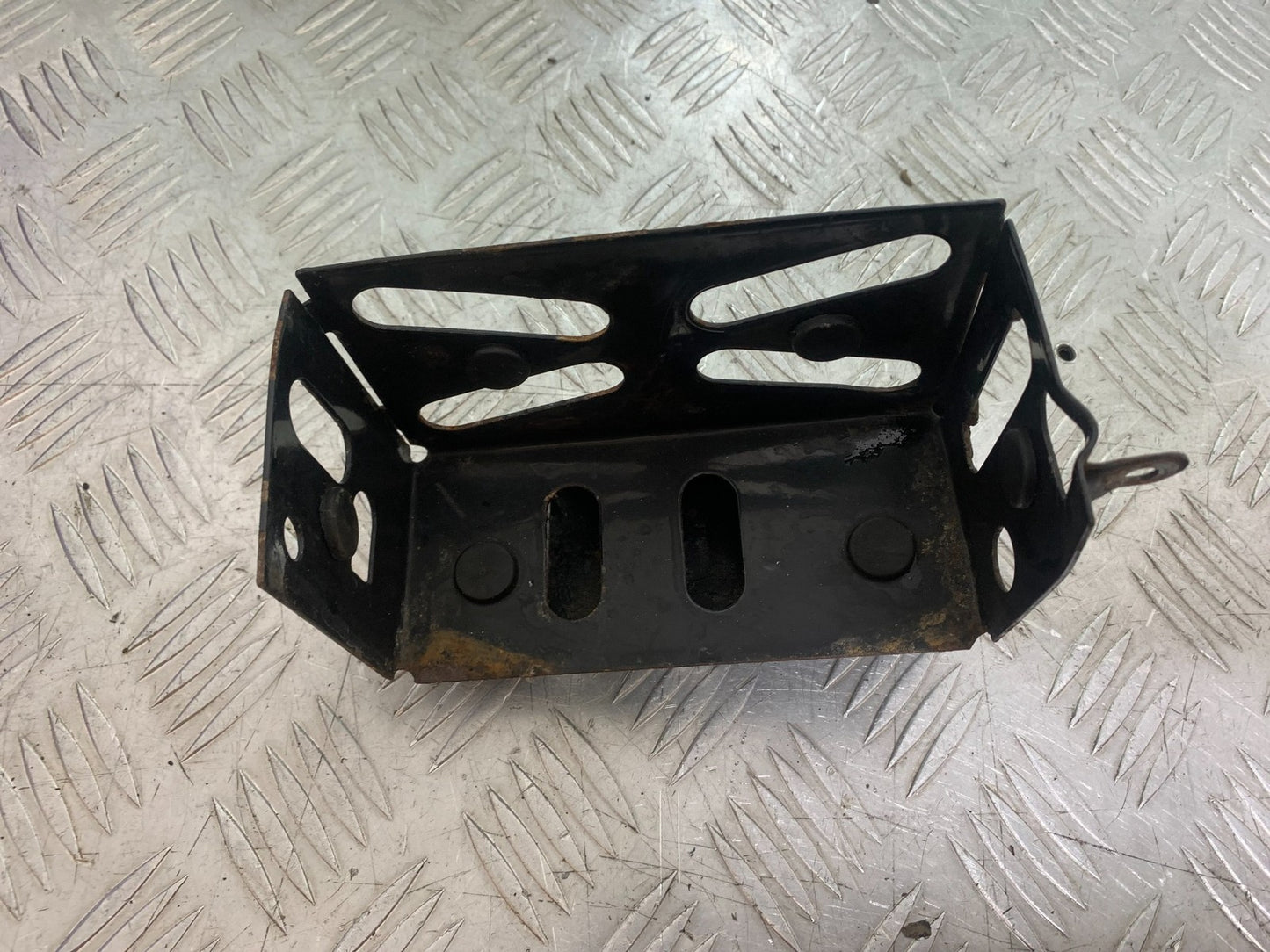 SINNIS HOODLUM 125 BATTERY BOX YEAR 2021-2025 (CMB1196)