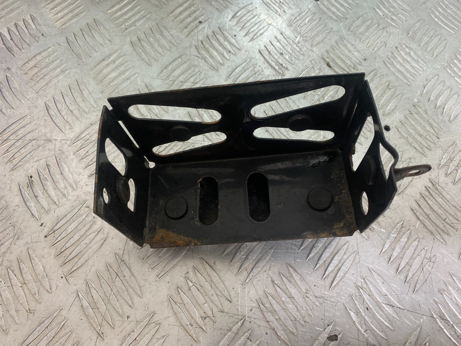 SINNIS HOODLUM 125 BATTERY BOX YEAR 2021-2025 (CMB1196)