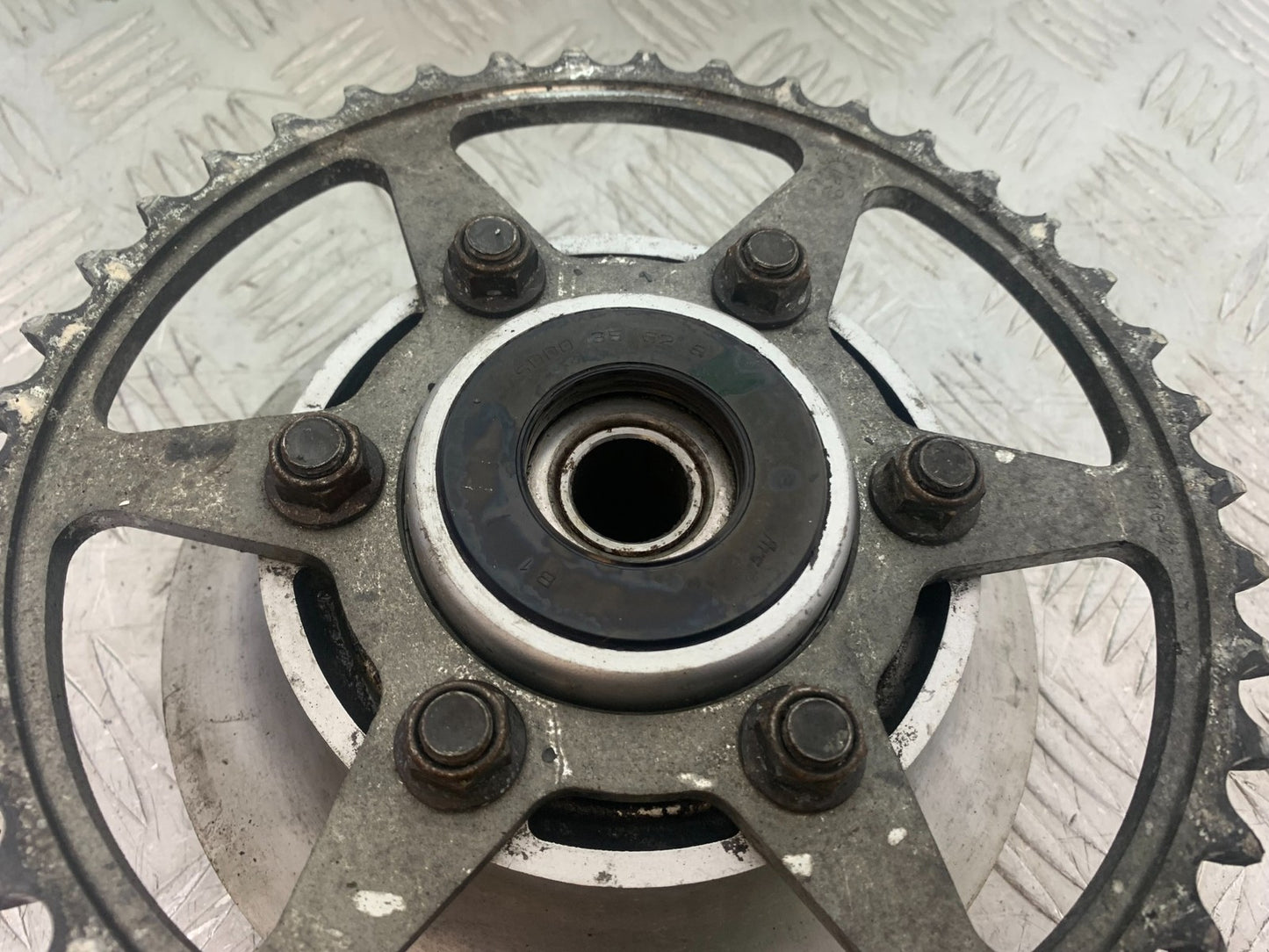 SUZUKI GSX750 INAZUMA SPROCKET CARRIER YEAR 1998-2003 (CMB1308)