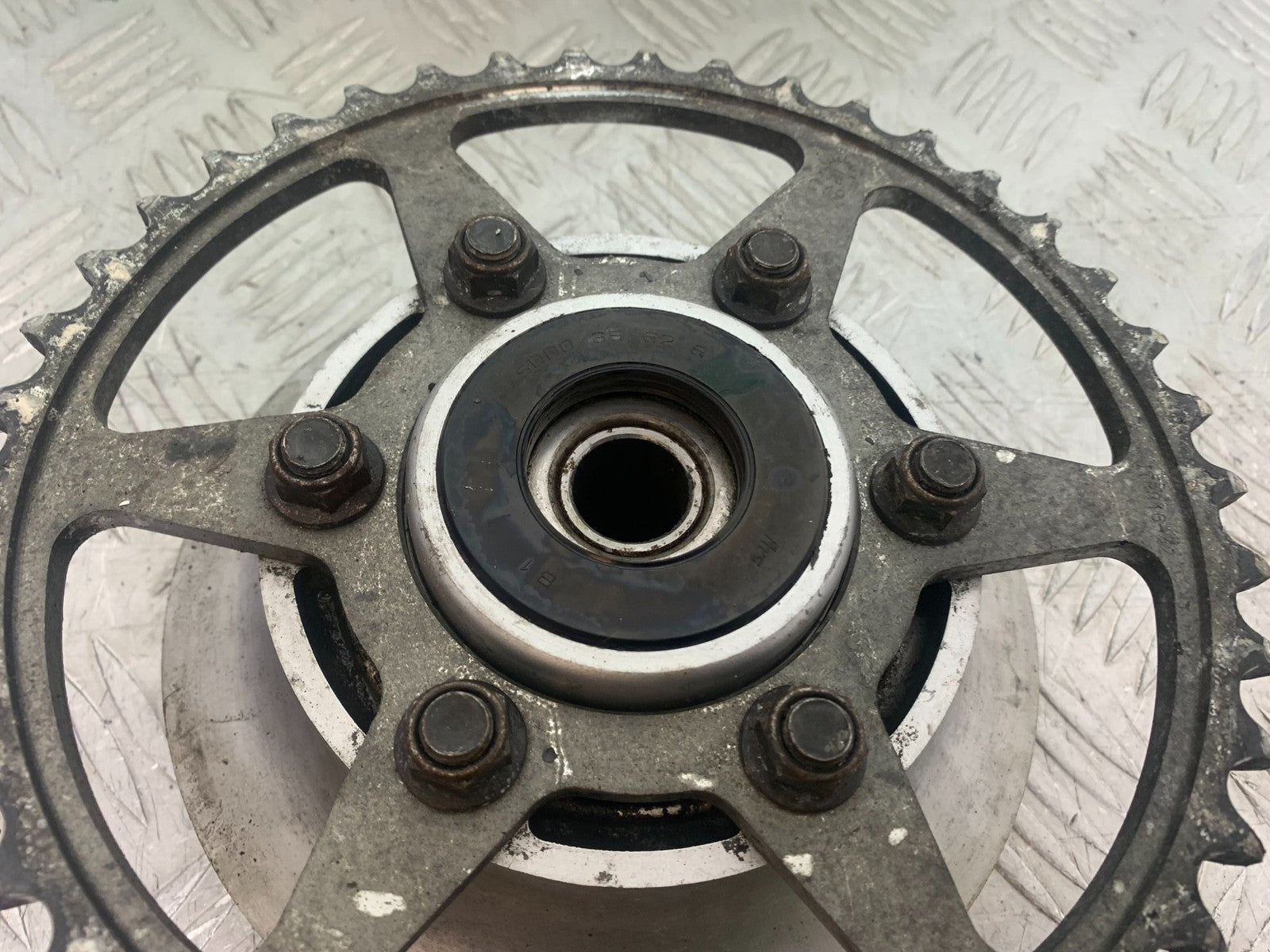 SUZUKI GSX750 INAZUMA SPROCKET CARRIER YEAR 1998-2003 (CMB1308)