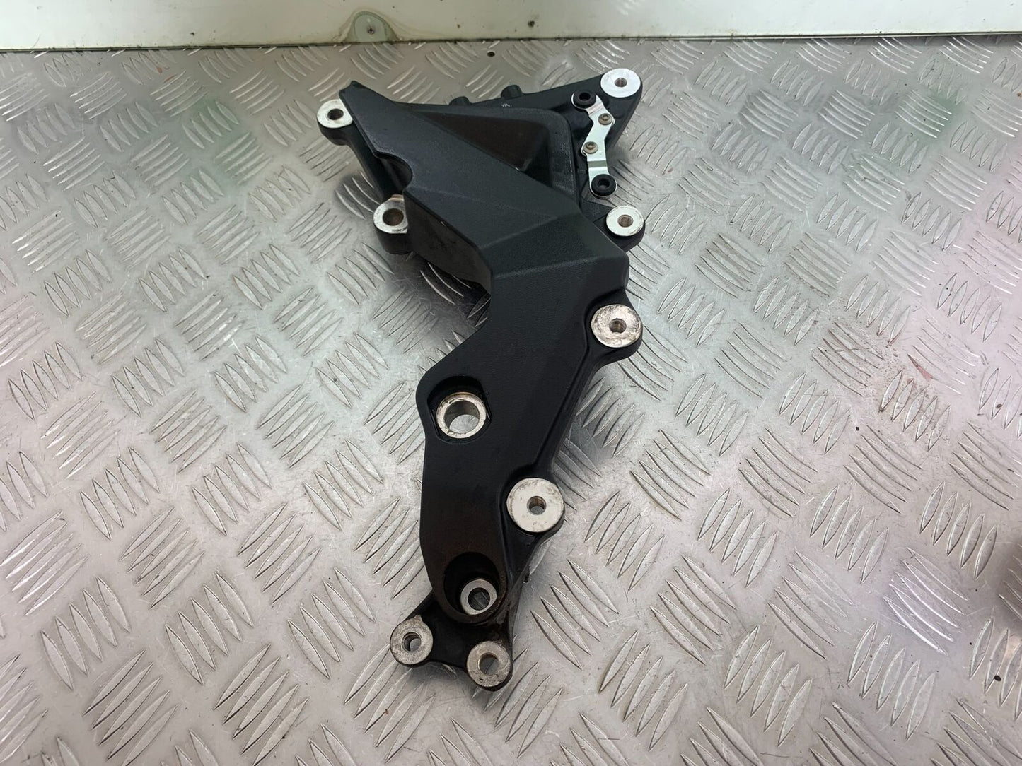 MV AGUSTA TURISMO VELOCE 800 LEFT FRAME BRACKET   YEAR 2014-17 (CMB1051)